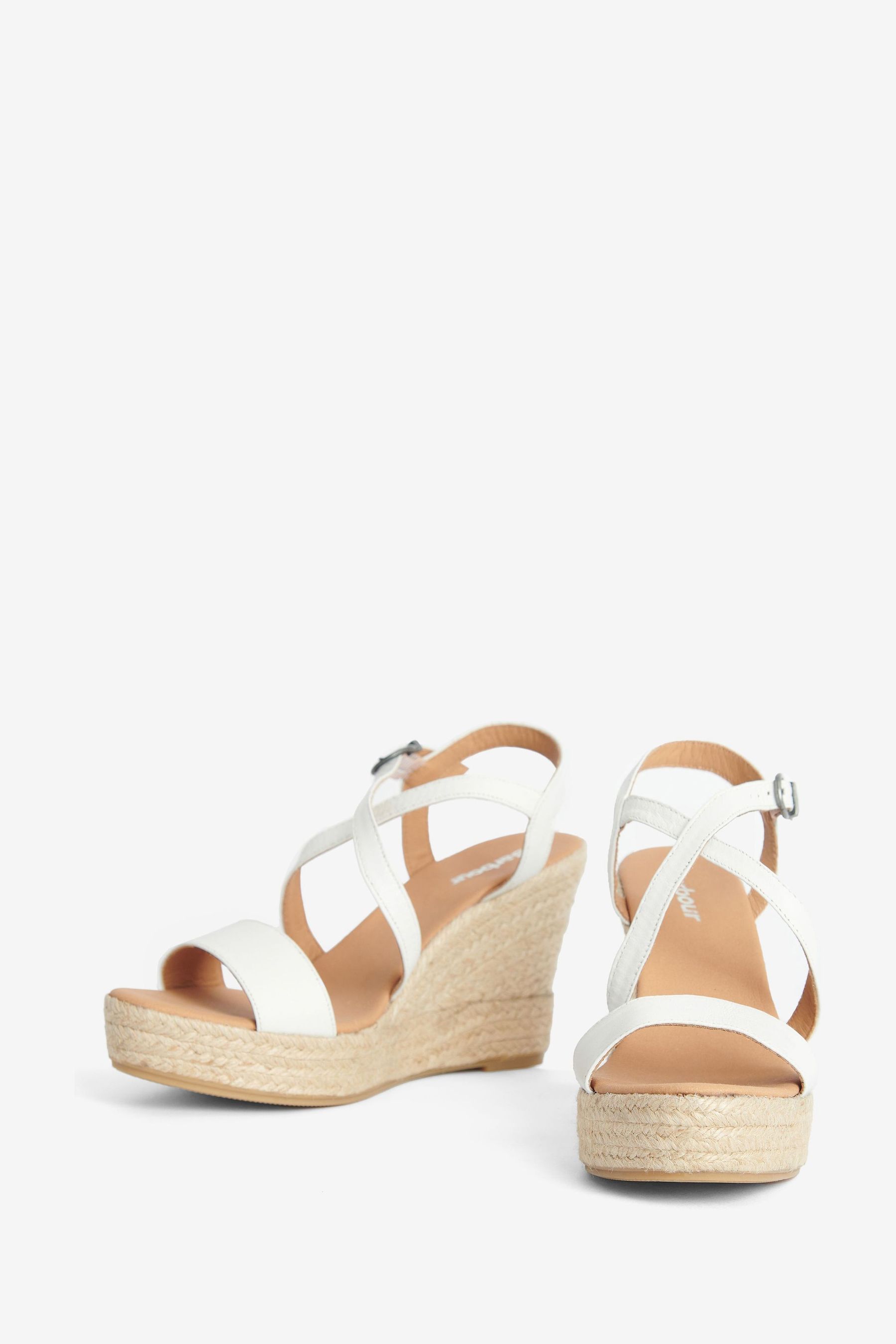 Clarks lucia wedge sales sandal