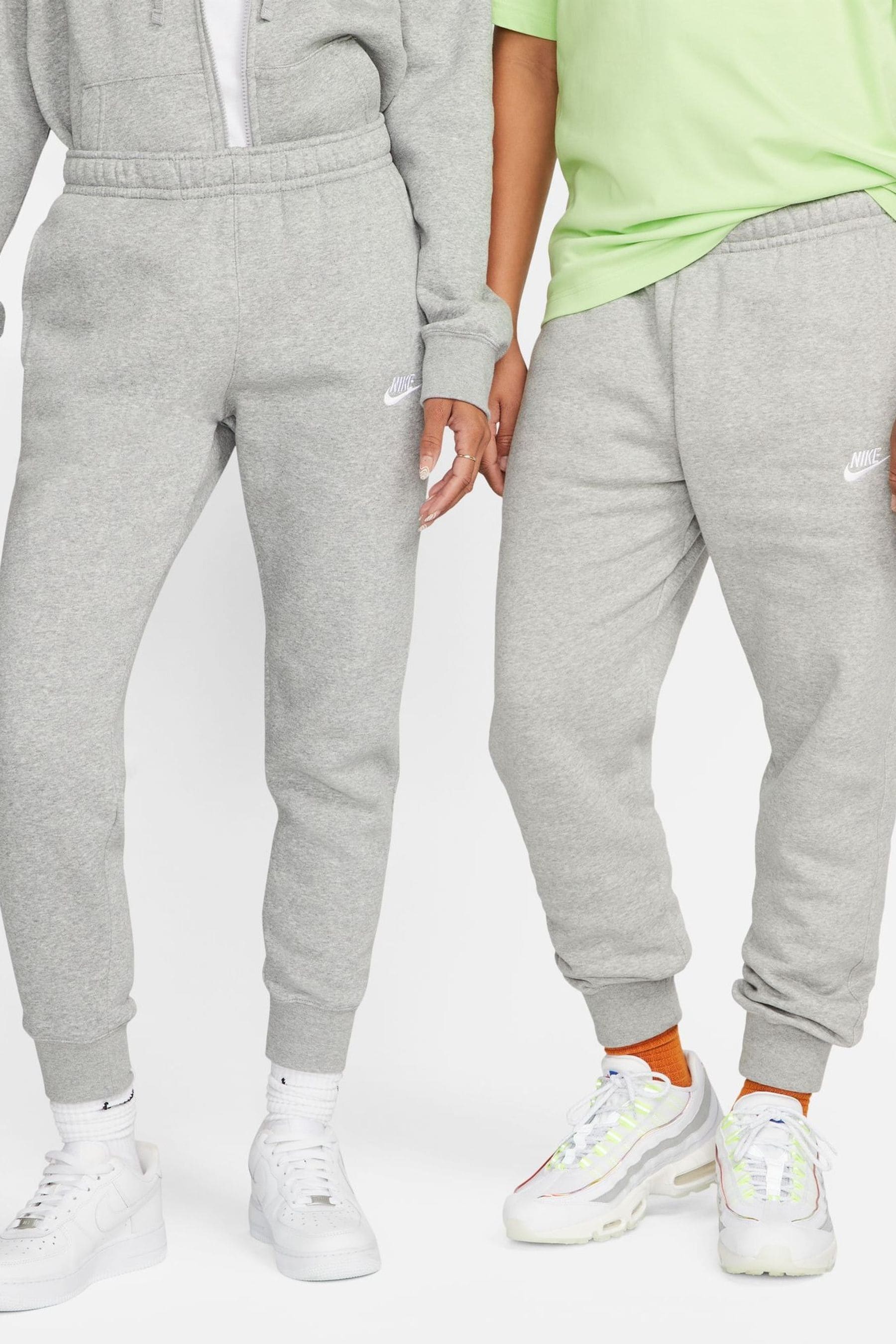 Nike joggers men grey sales