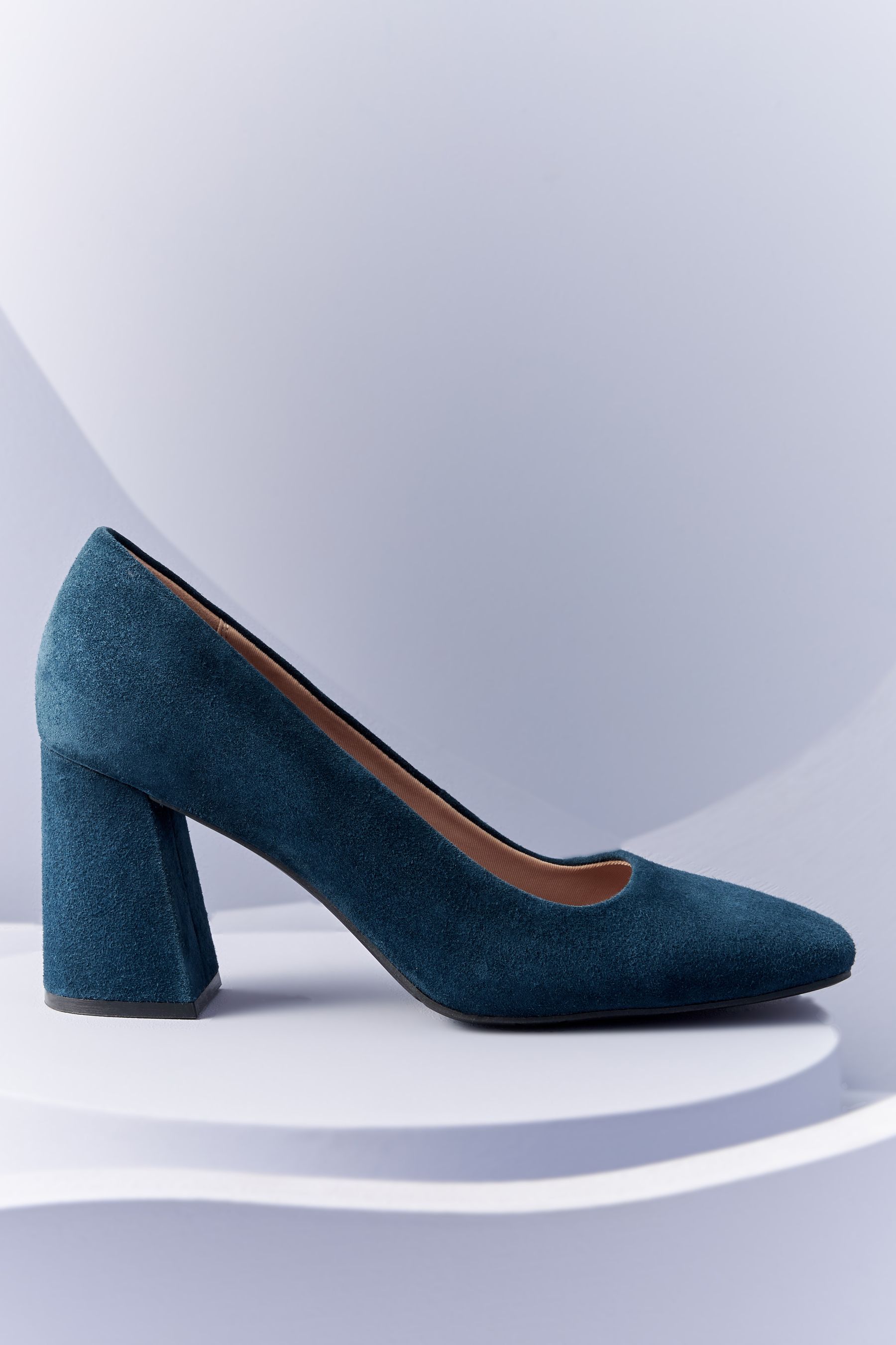 Navy heels cheap new arrivals
