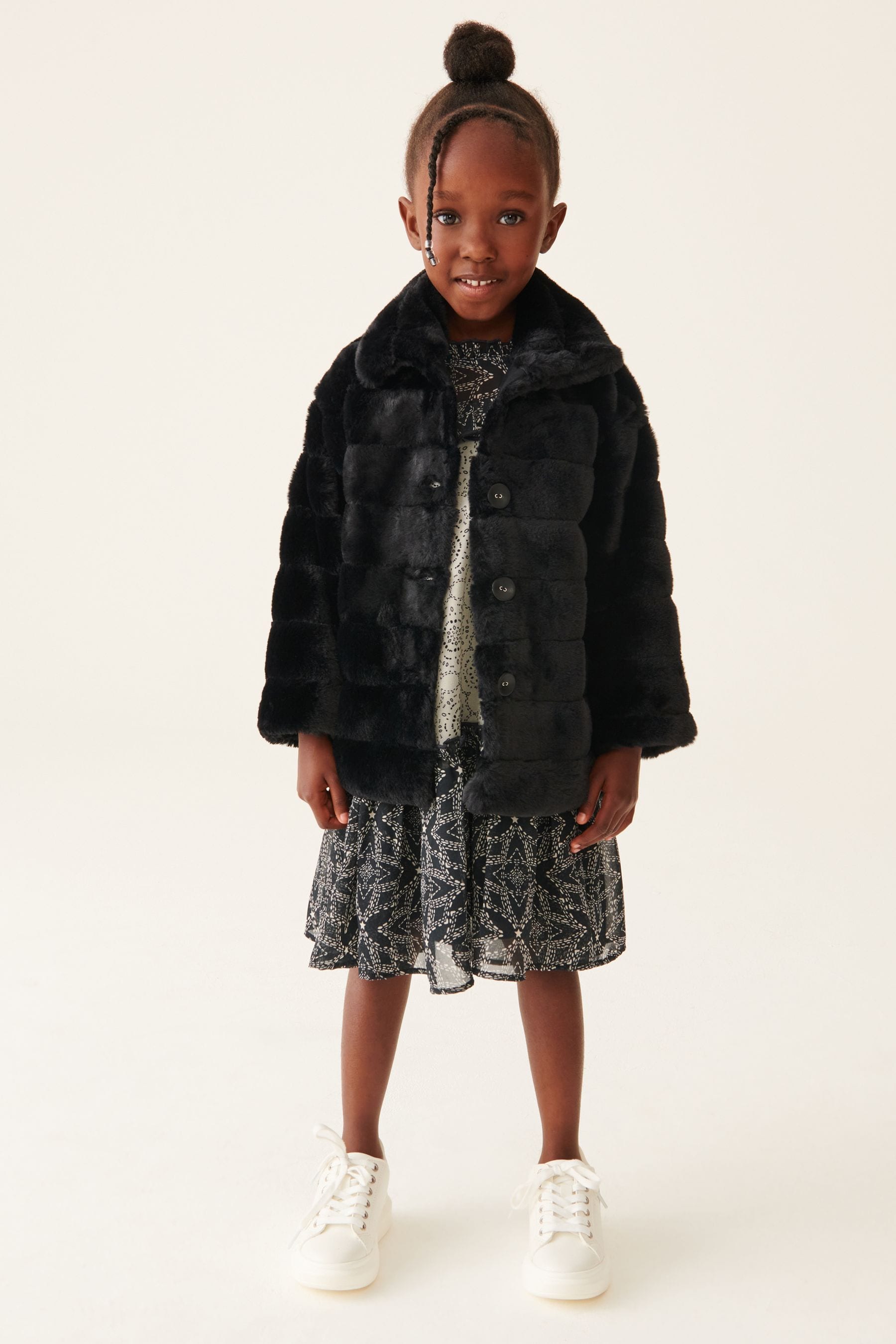 Mint fur coat shop