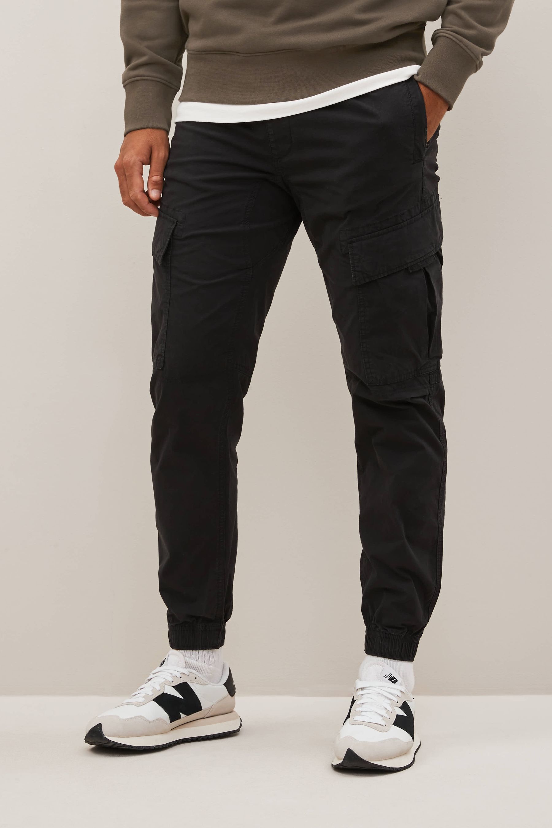 Black cargo trousers slim fit clearance