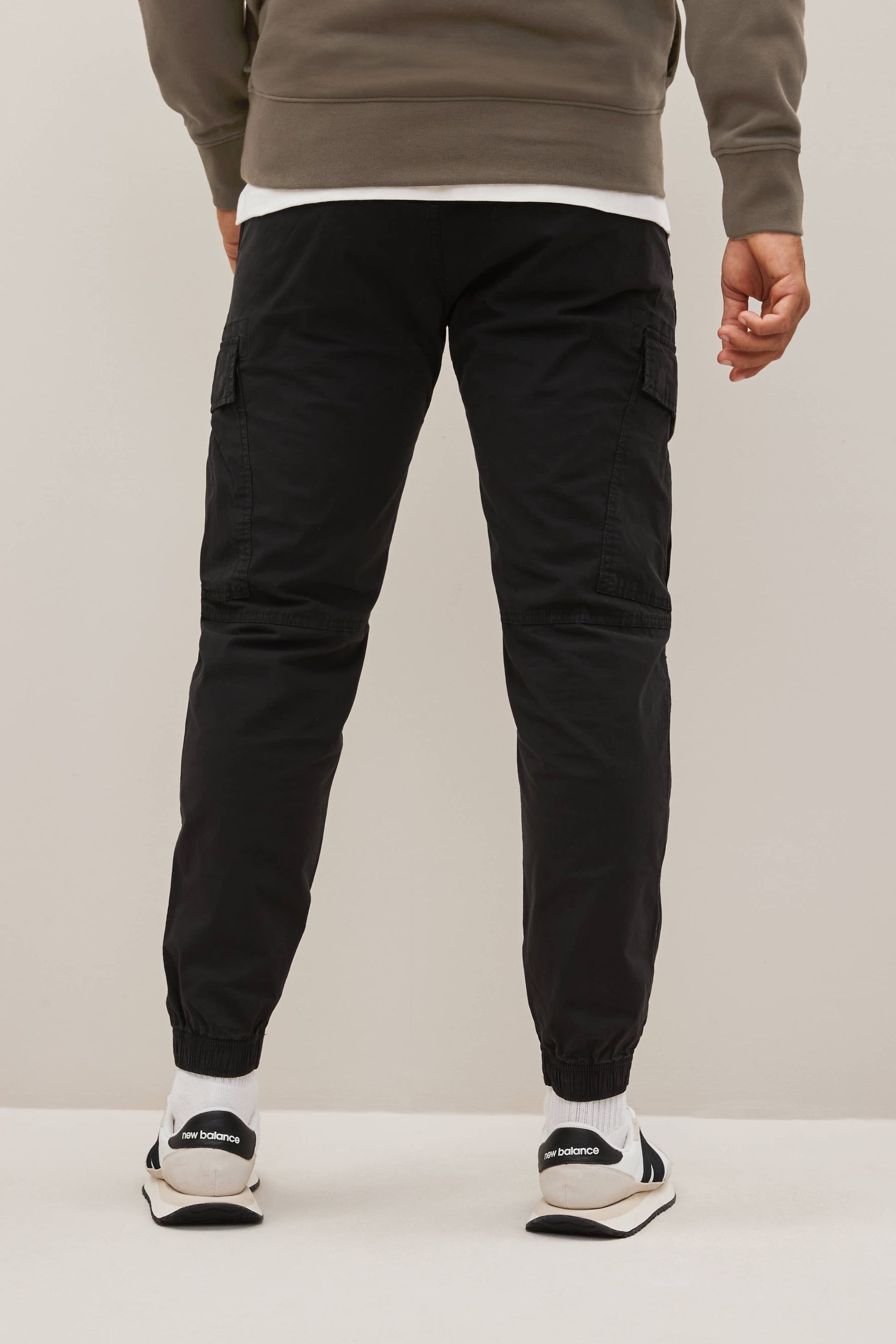 Black tapered cargo trousers discount