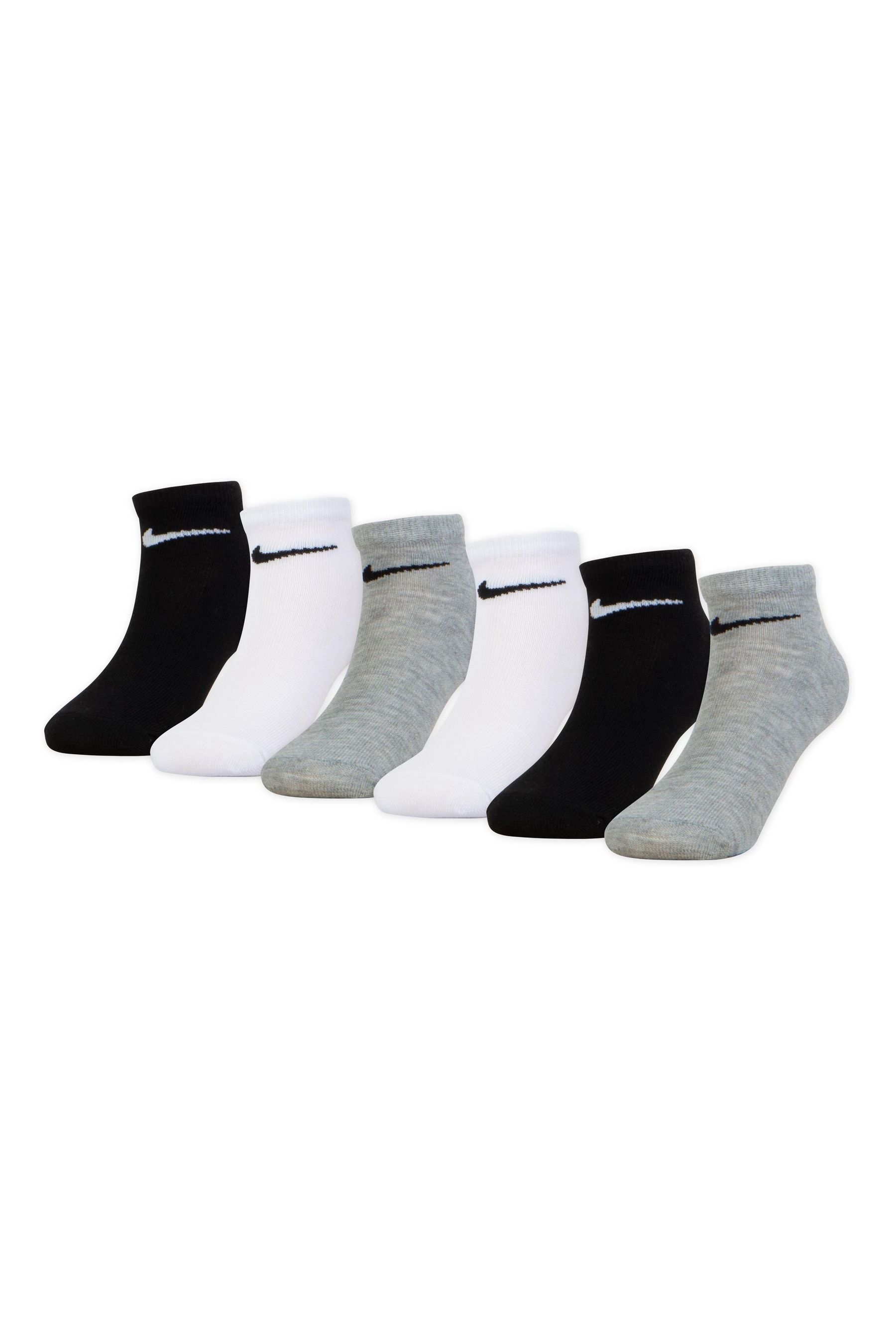 Kids white nike socks deals