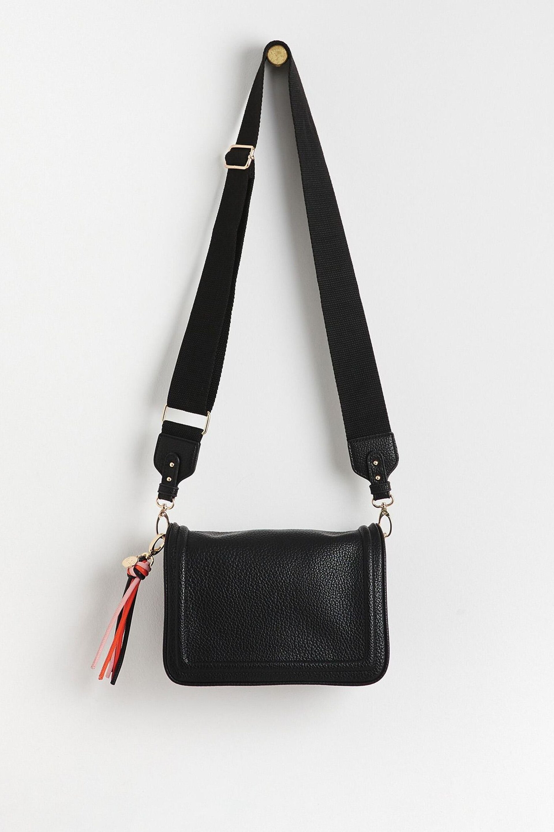 Oliver Bonas Medium Tilly Triple Pocket Cross-Body Black Bag - Image 2 of 6