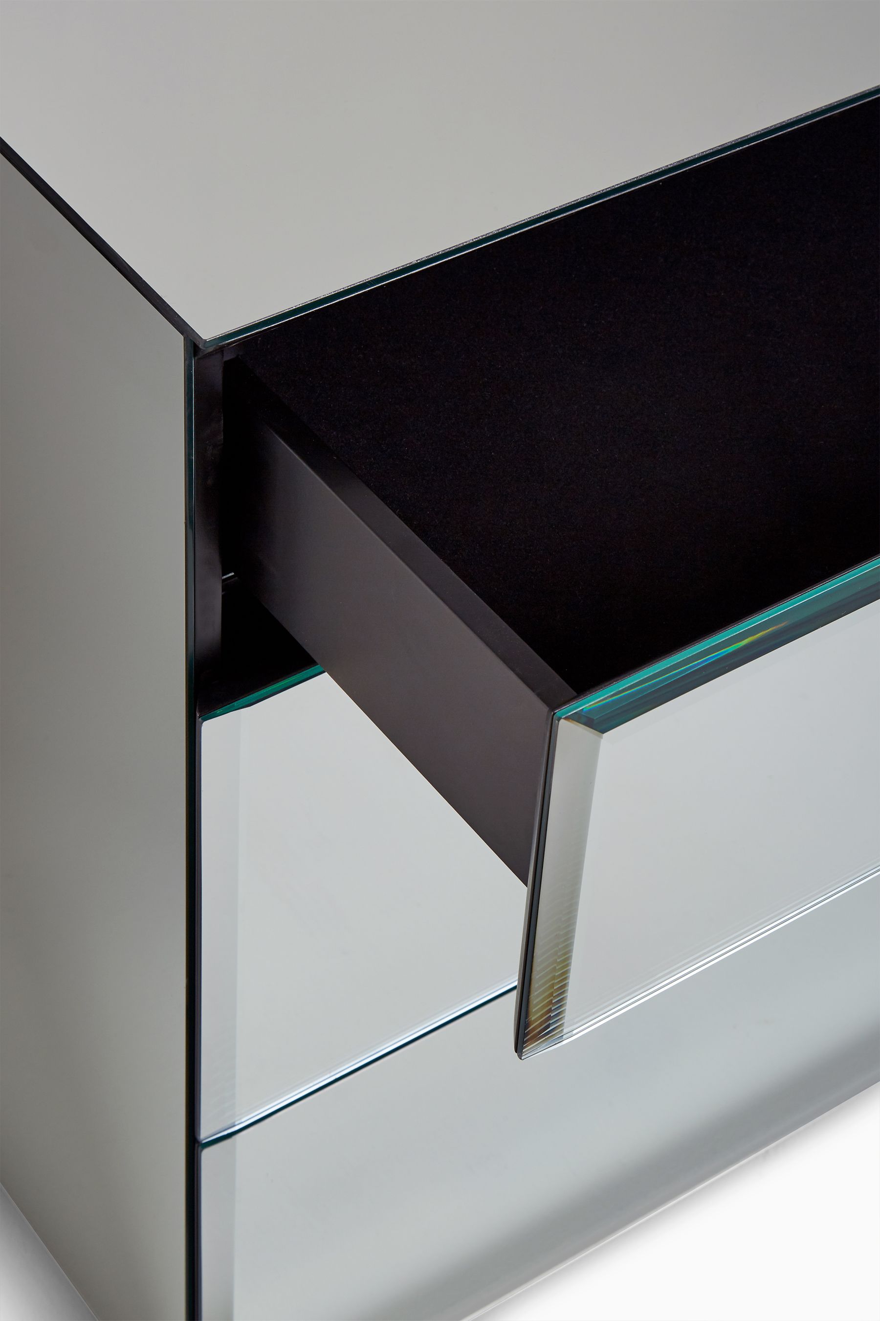 Mirror Sloane Glass Wide Collection Luxe Chest of Drawers