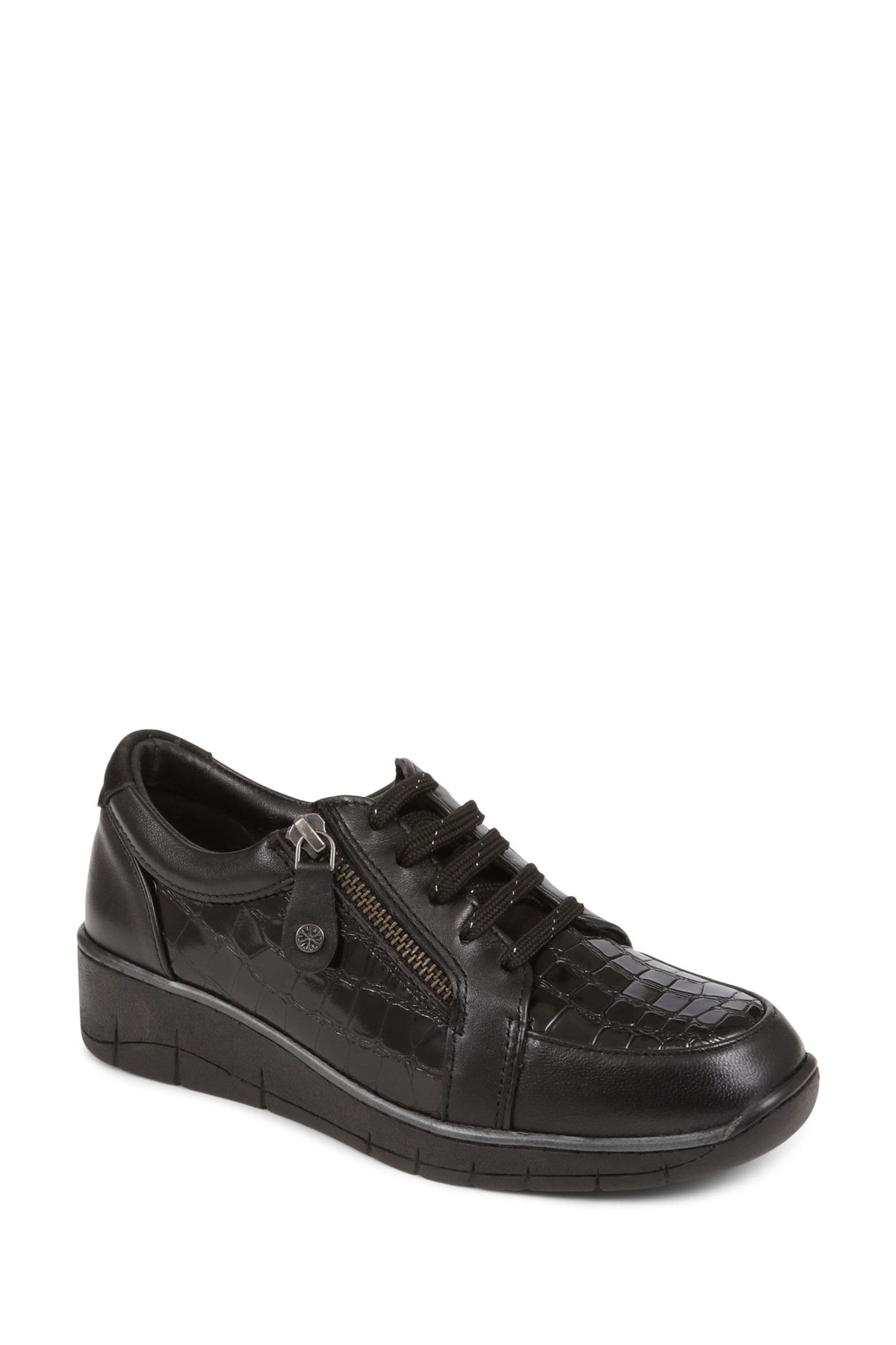 Van dal trainers sales