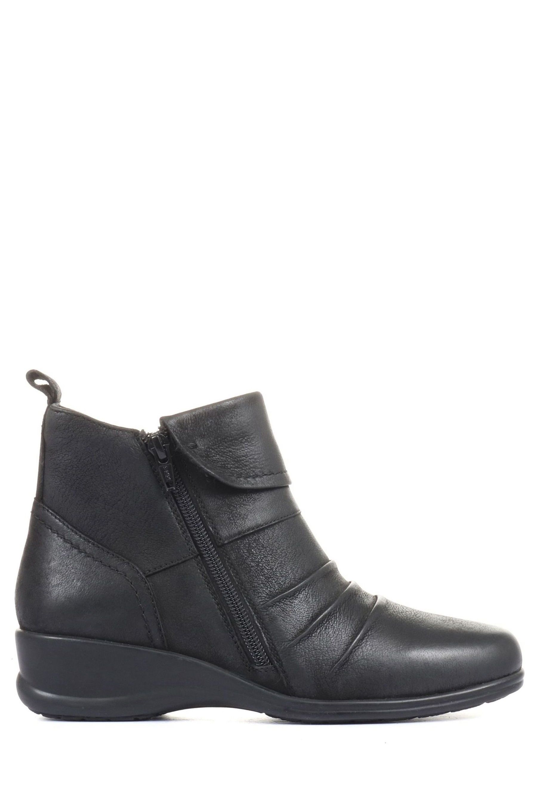 Pavers grey boots shop