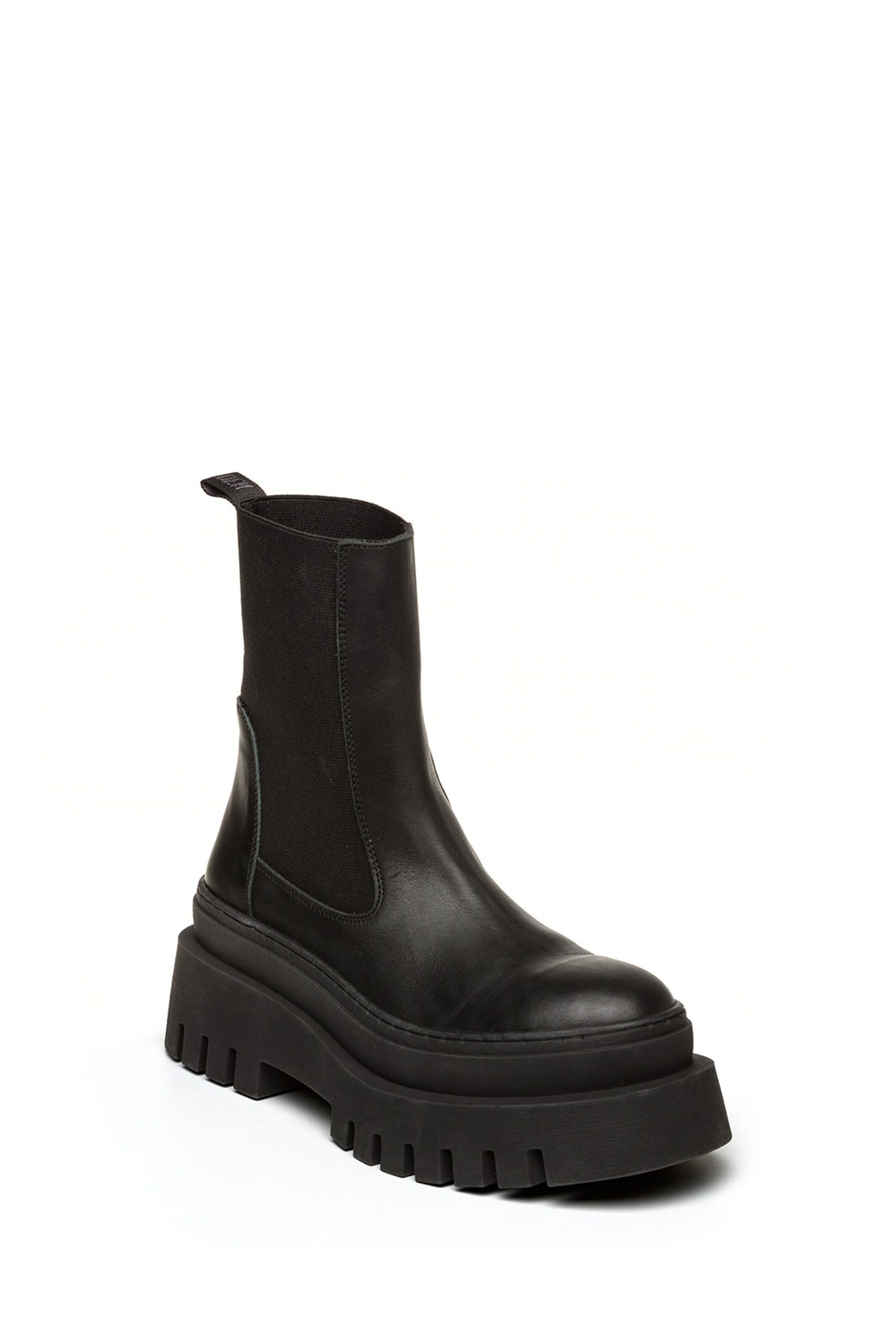 Steve madden black leather ankle hotsell boots