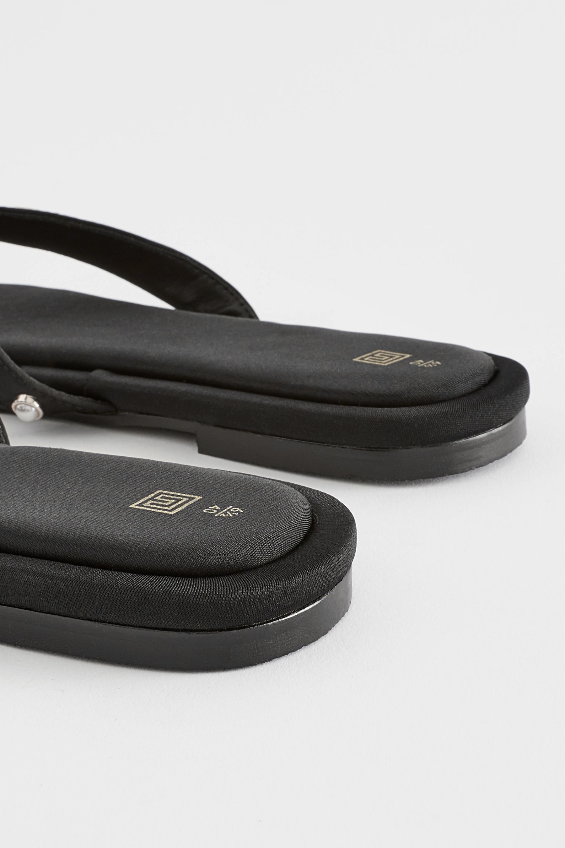 Toe post slippers 2025