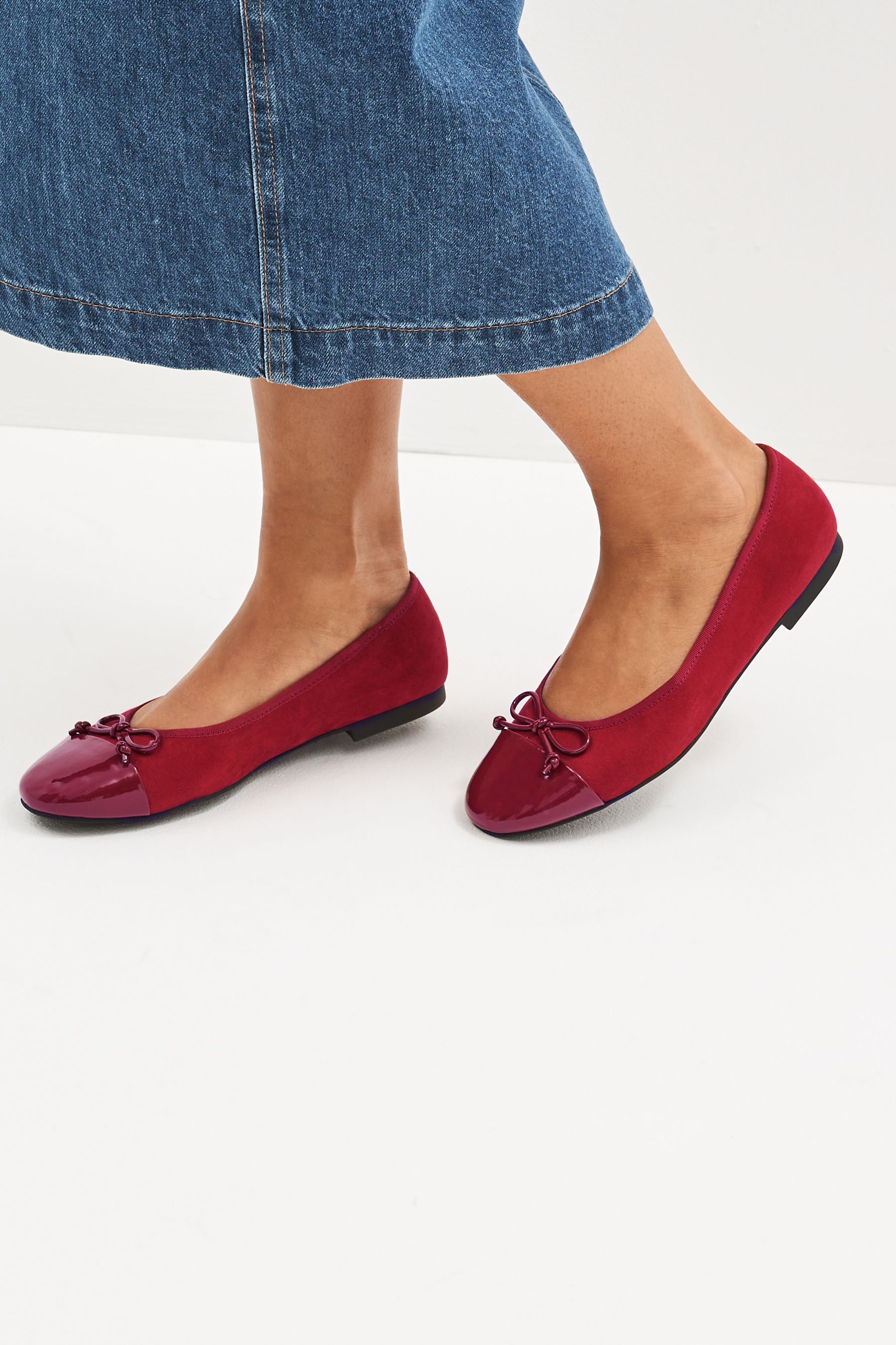 Comfortable red online shoes