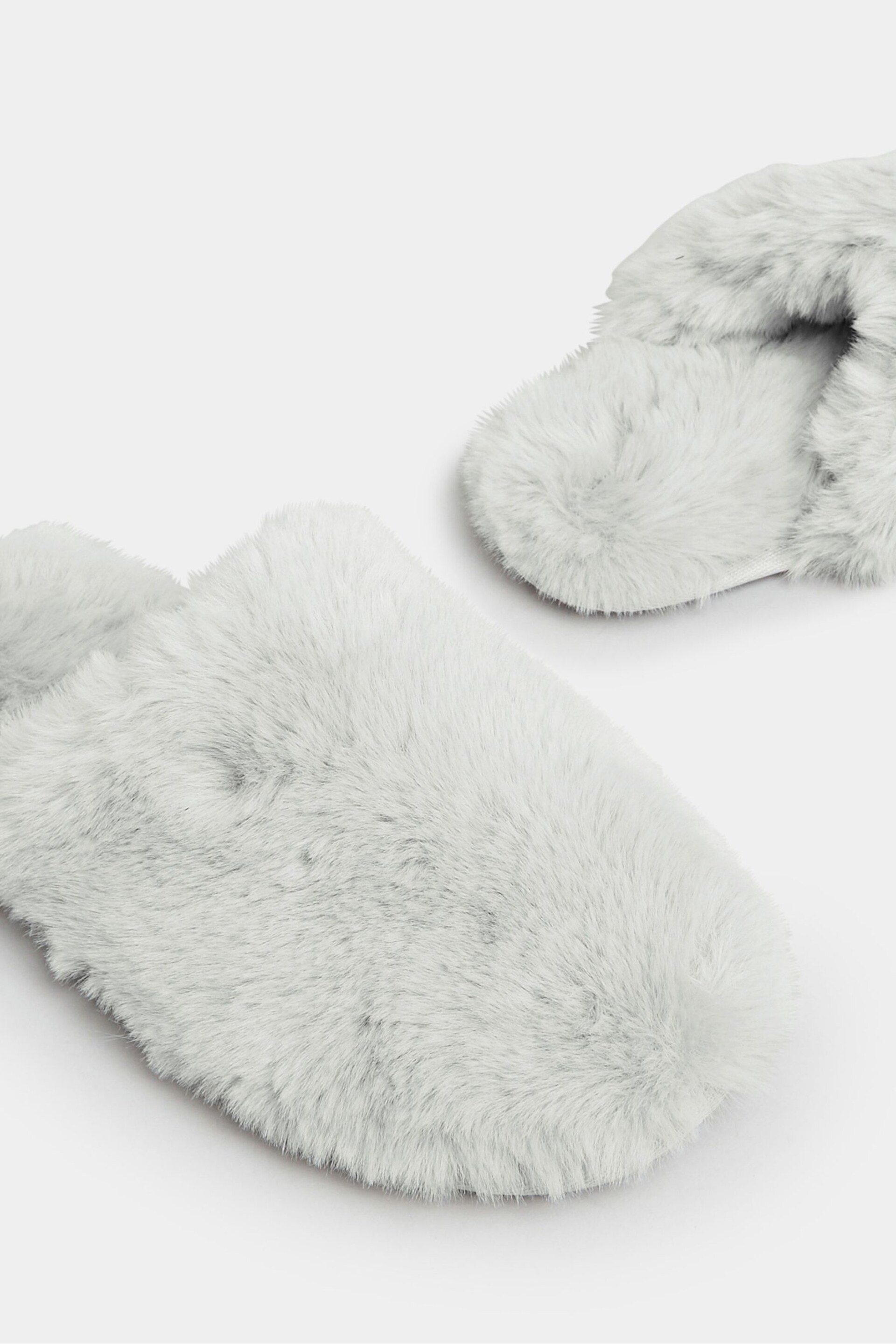 Yours Curve Grey Wide Fit Fluffy Mules Slippers - Image 4 of 5