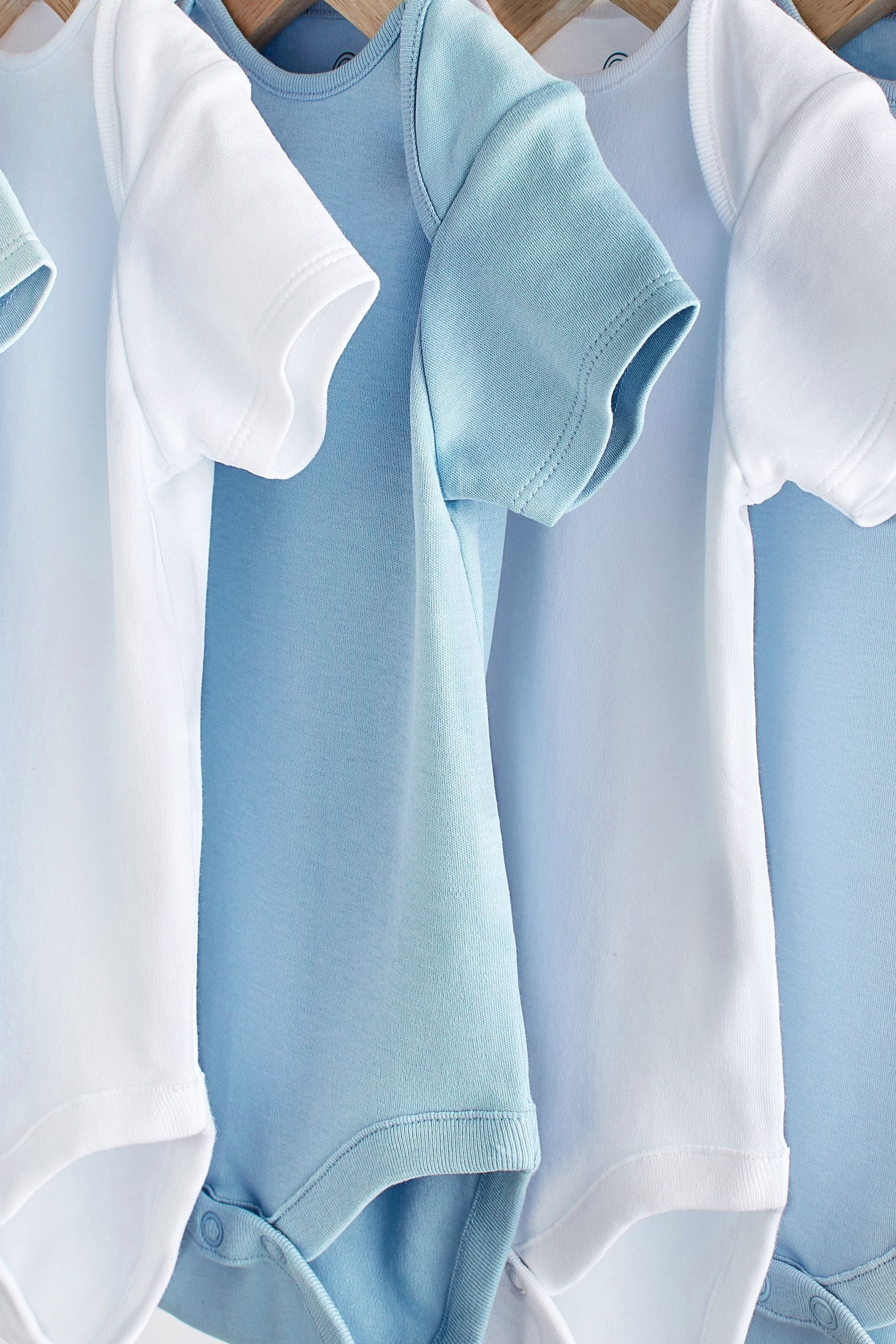 Plain store baby grows