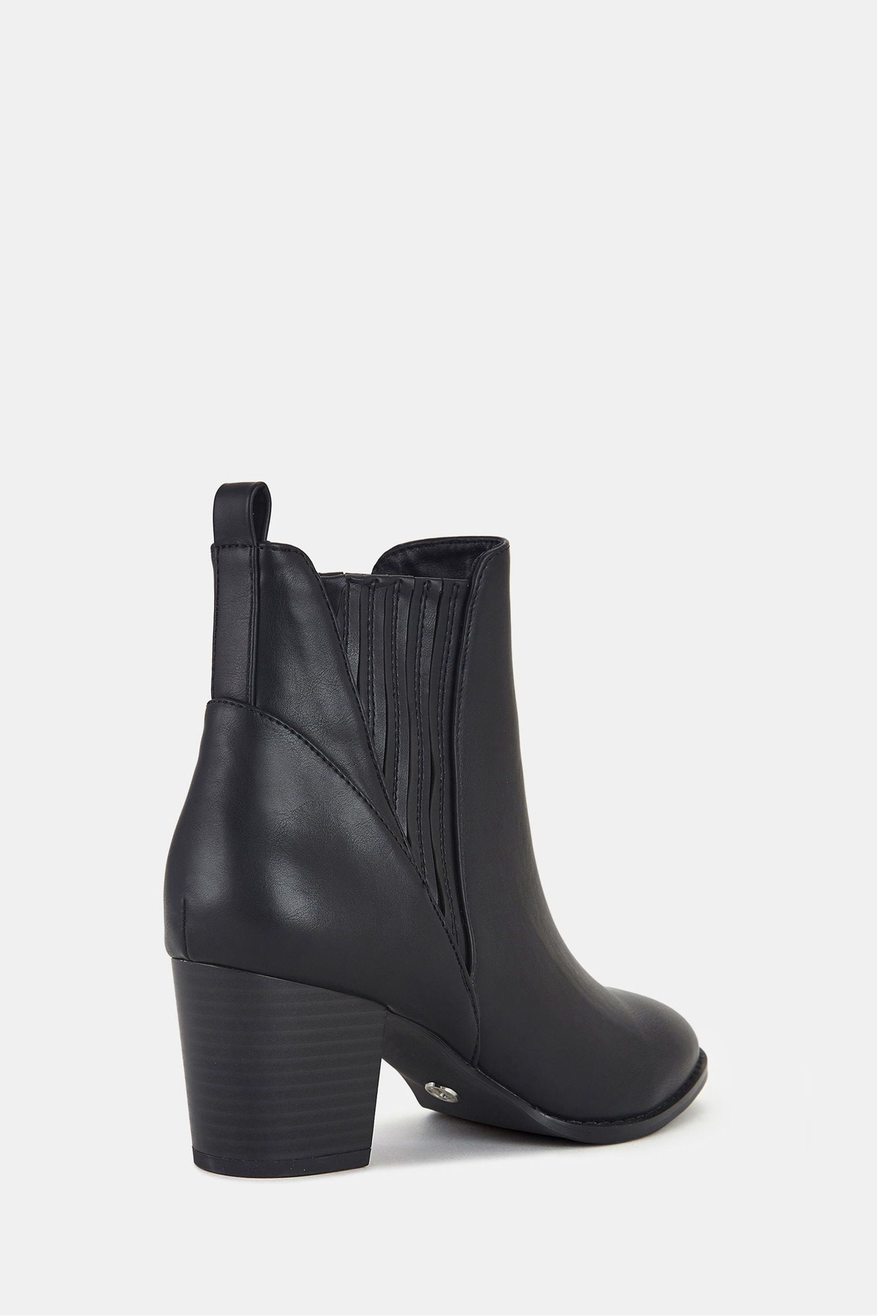 Novo black boots cheap