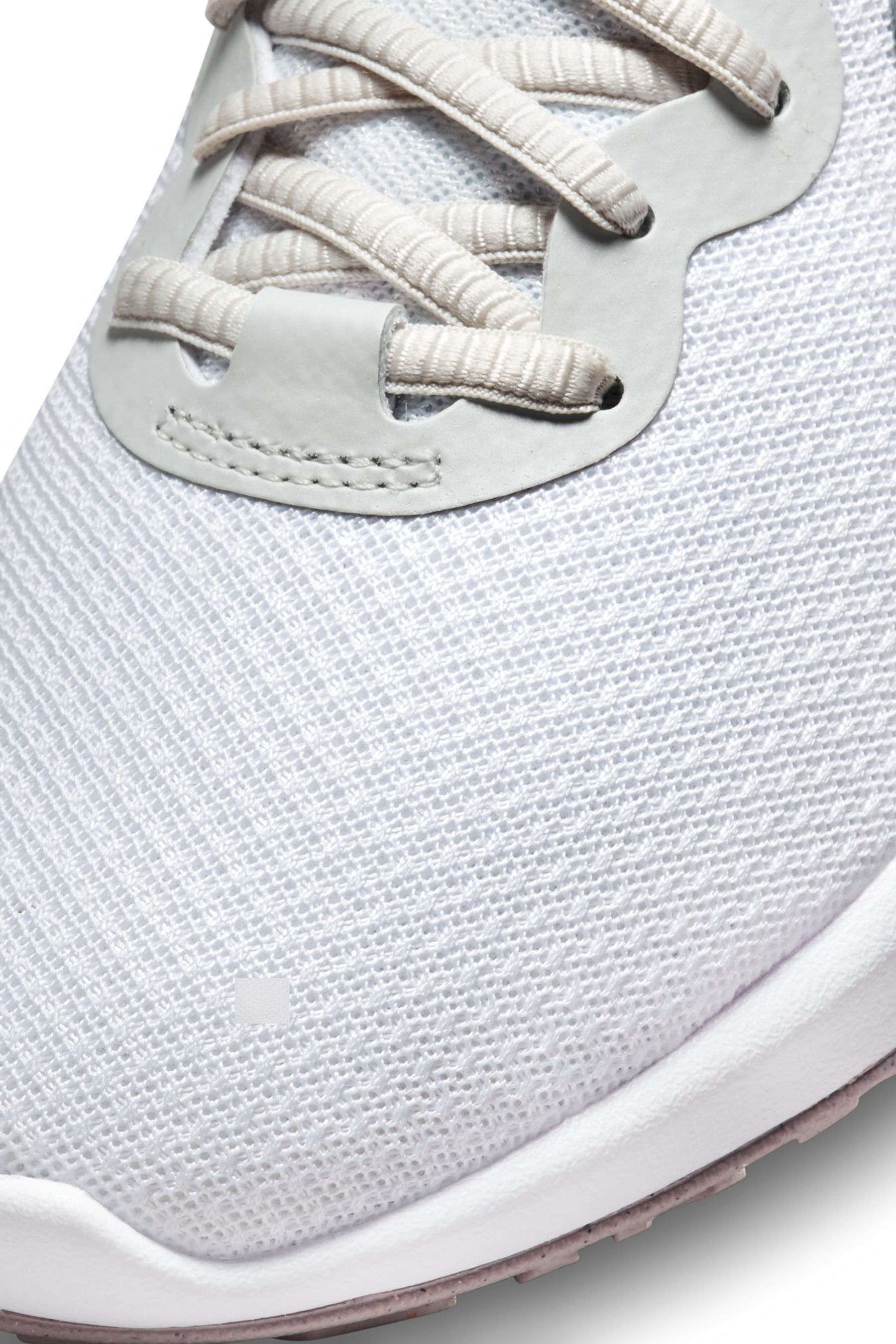 Sports shoes nike white on sale