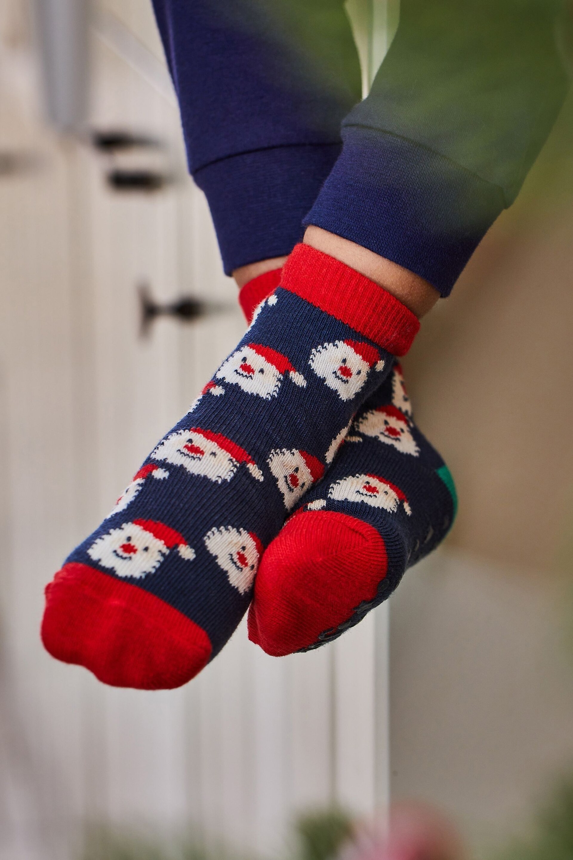 JoJo Maman Bébé Multi Kids' 3-Pack Father Christmas Socks - Image 6 of 7