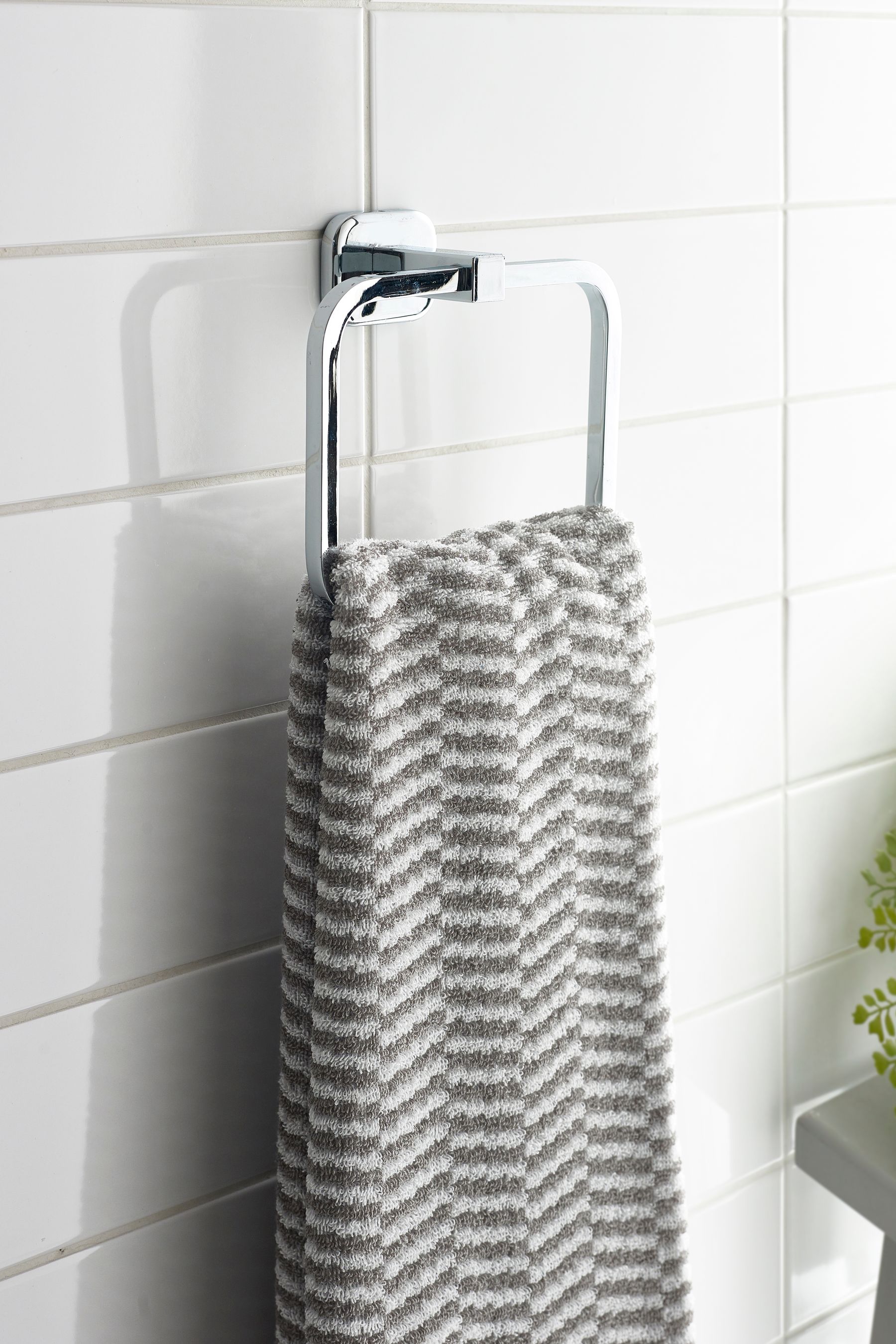 Next towel ring outlet