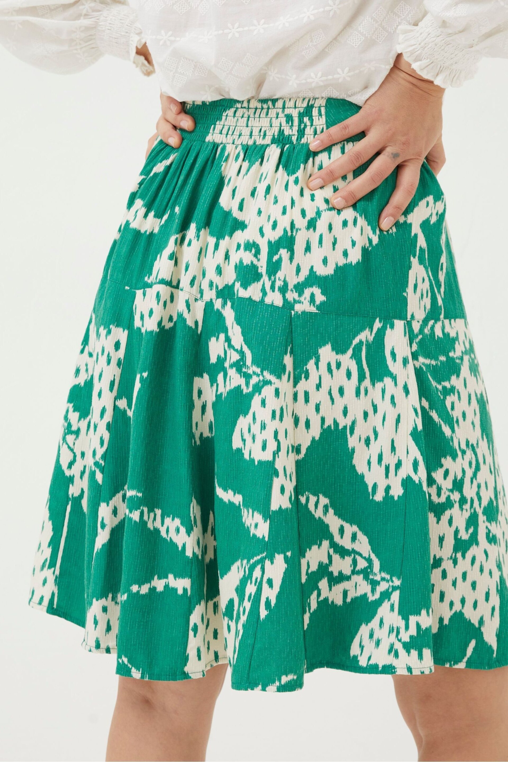 FatFace Green Textured Leaves Skirt - Image 3 of 5