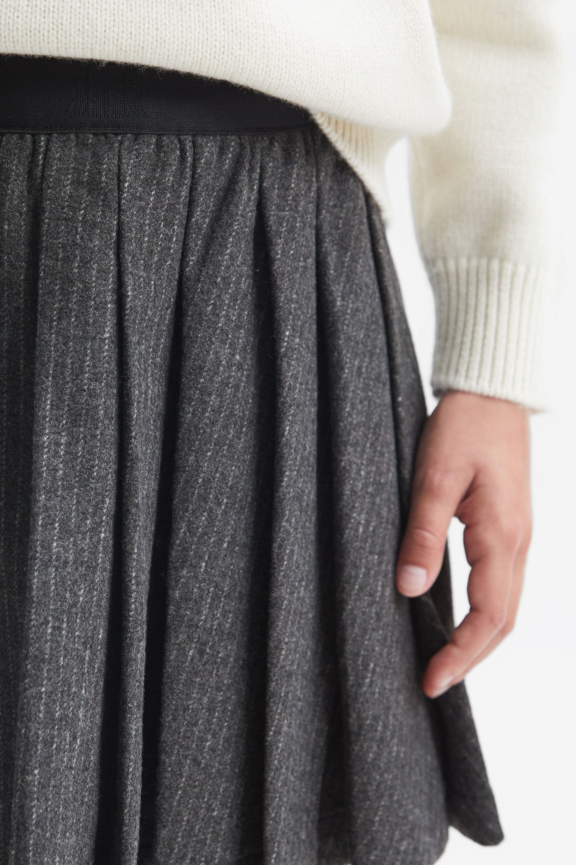 Reiss Dark Grey Marcie Junior Wool Blend Striped Pleated Skirt - Image 4 of 6