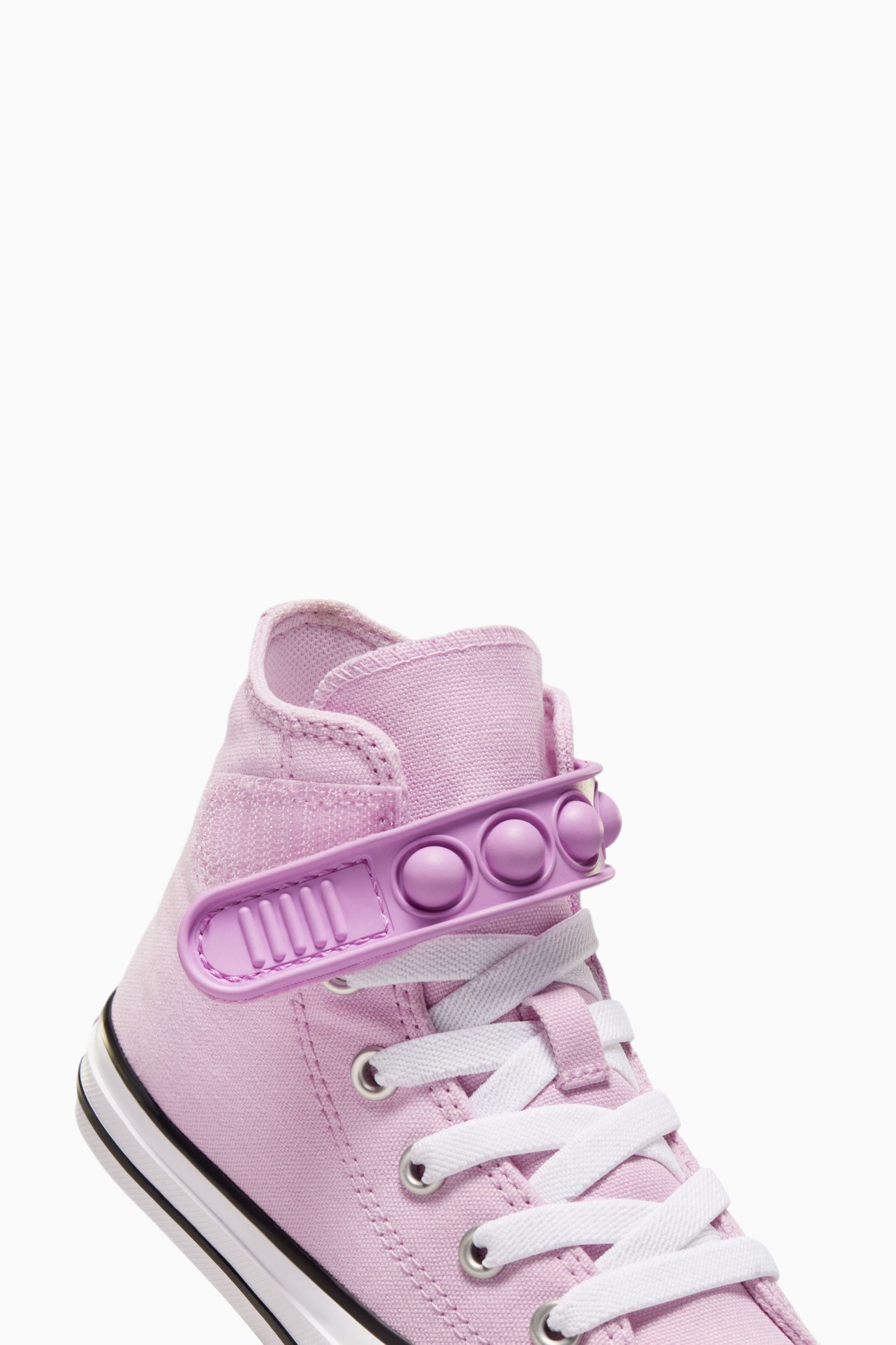 Purple on sale junior converse