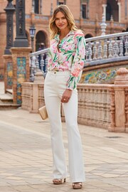 Sosandar Cream Floral Printed Blouson Sleeve Shirt - Image 3 of 5