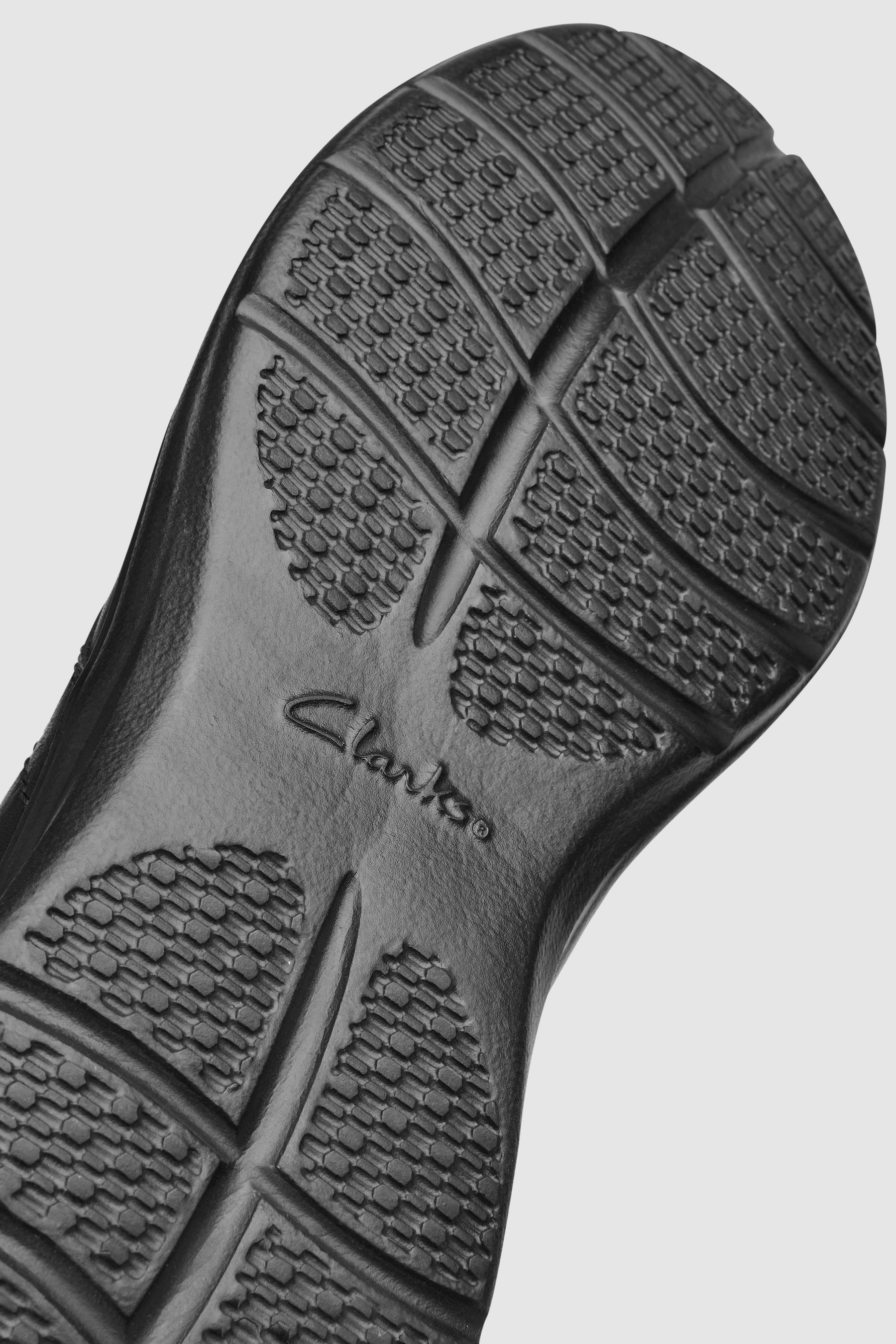 Clarks cotrell edge black top