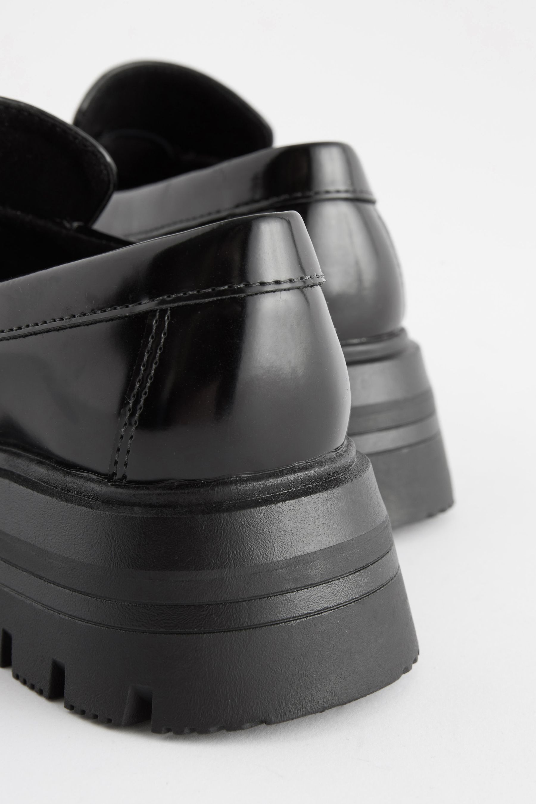 Chunky black platform shoes 2025