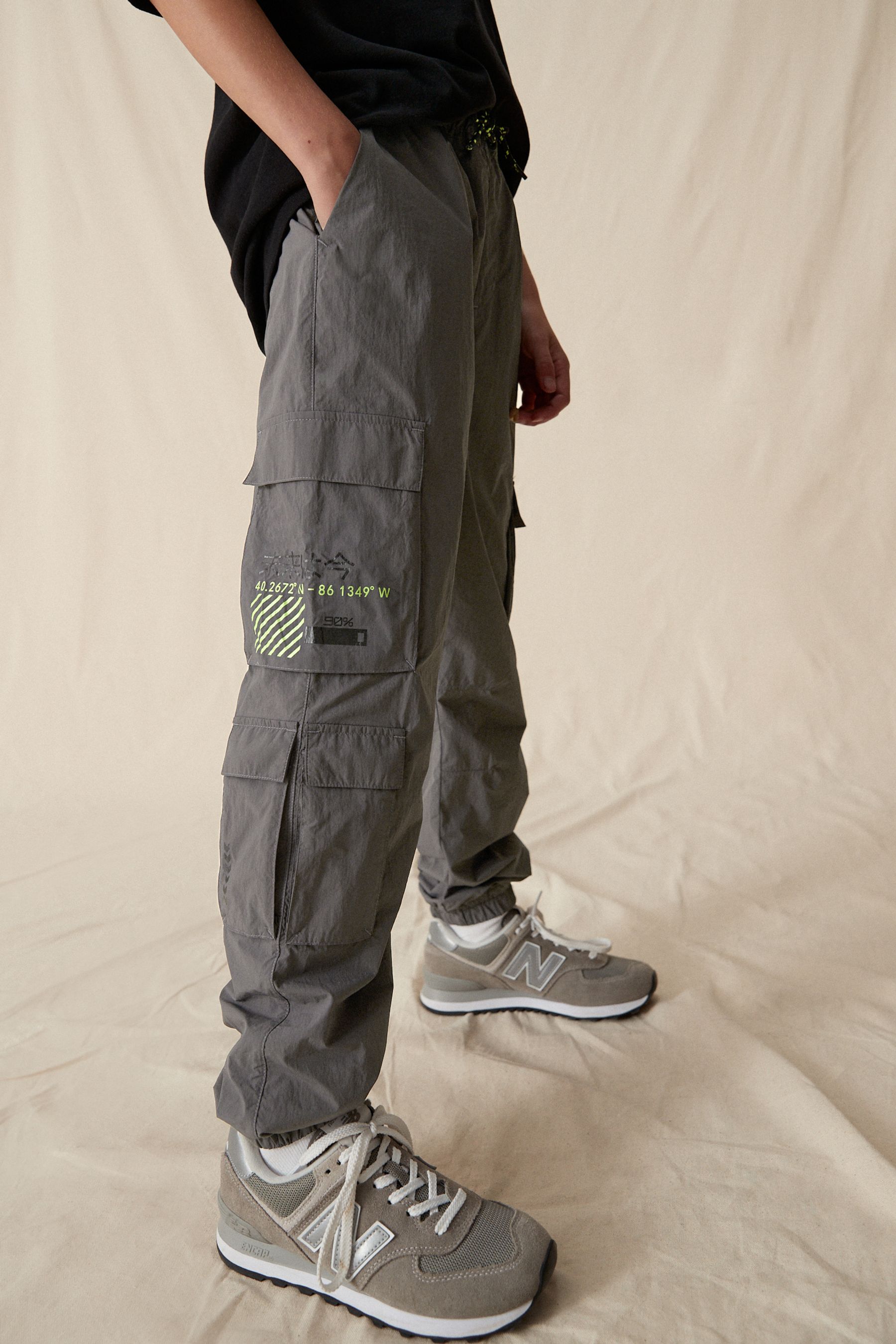 Grey cargo trousers discount