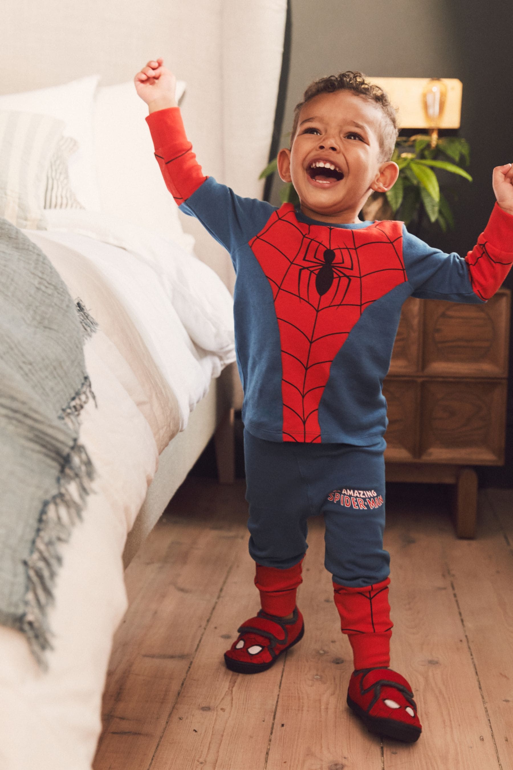 Spiderman top house shoes