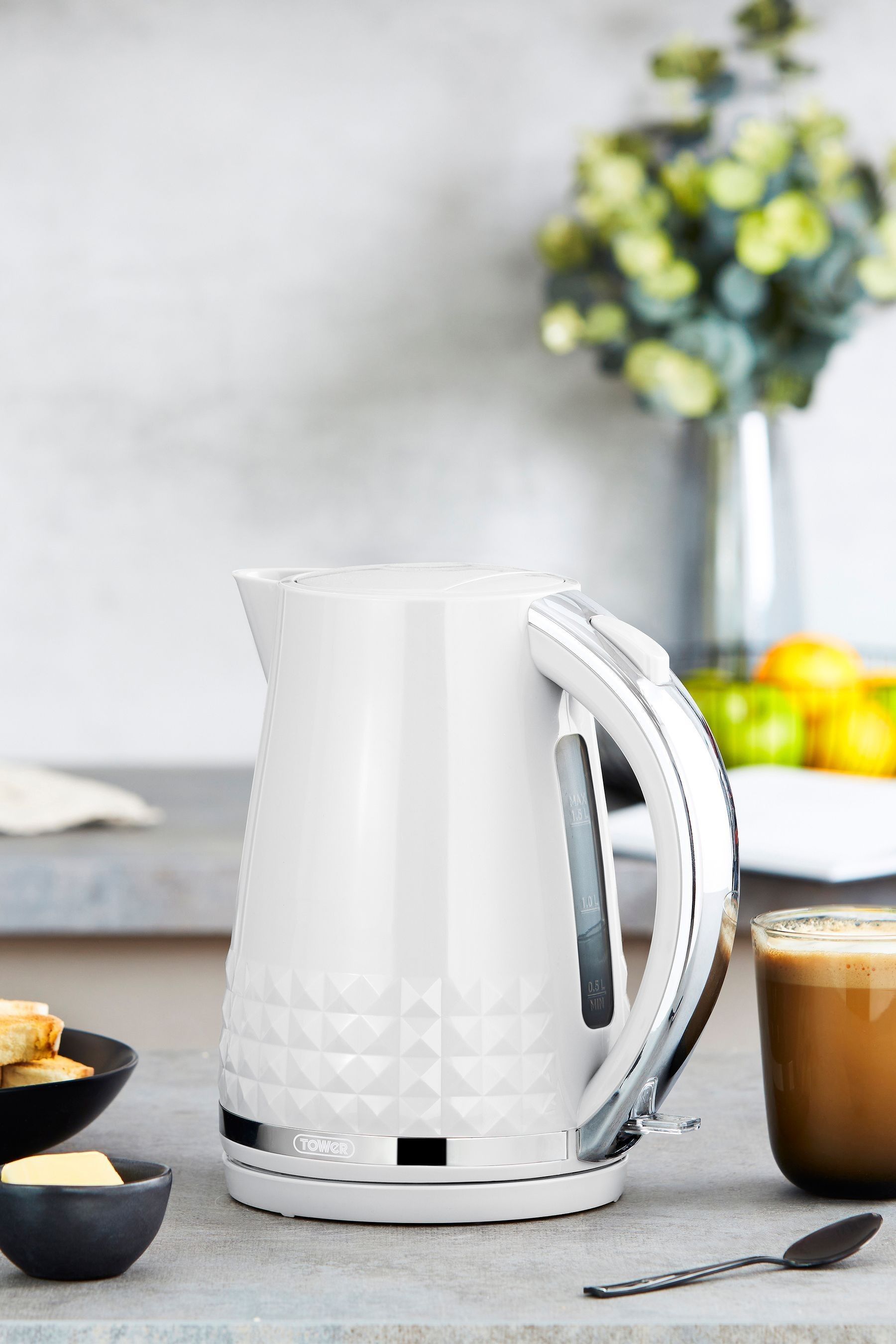 White kettle shop