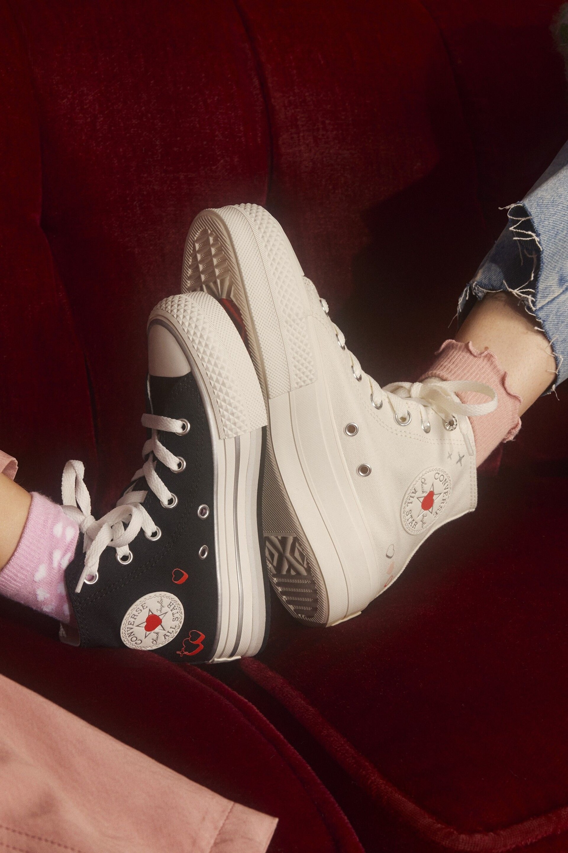 Converse Black Junior Chuck Taylor EVA Lift Heart Trainers - Image 10 of 10