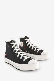 Converse Black Junior Chuck Taylor EVA Lift Heart Trainers - Image 3 of 10