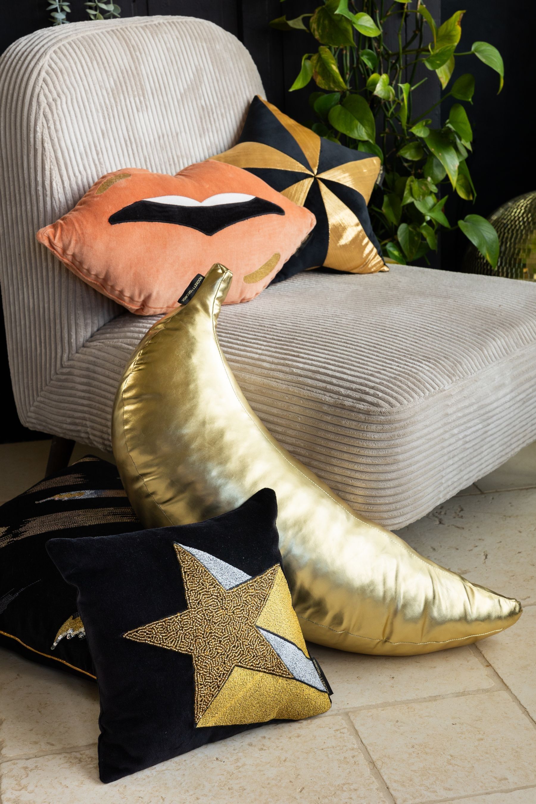 Star shaped pillow discount