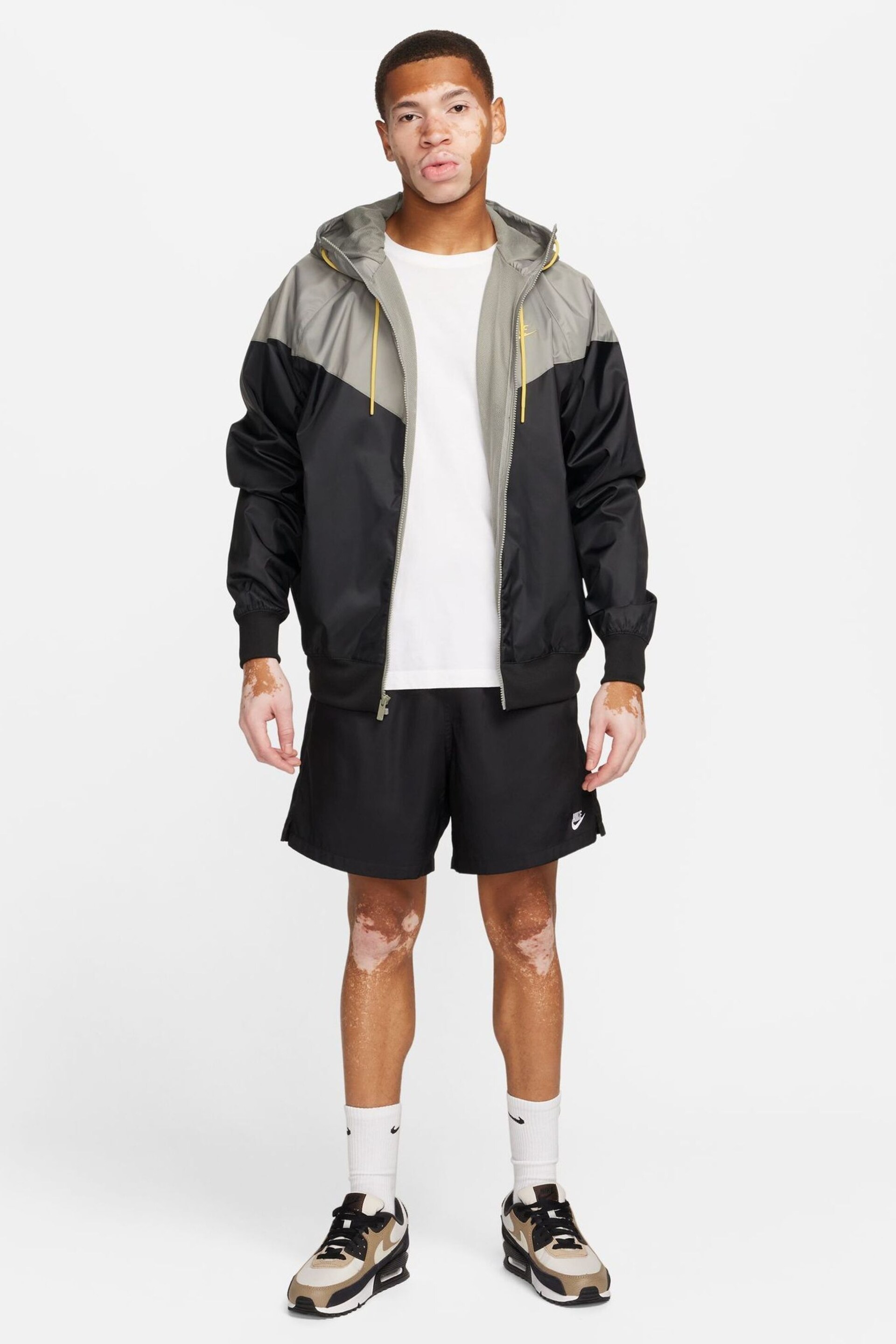 Nike Black/Grey Sportswear Windrunner Hooded Jacket - Image 7 of 14