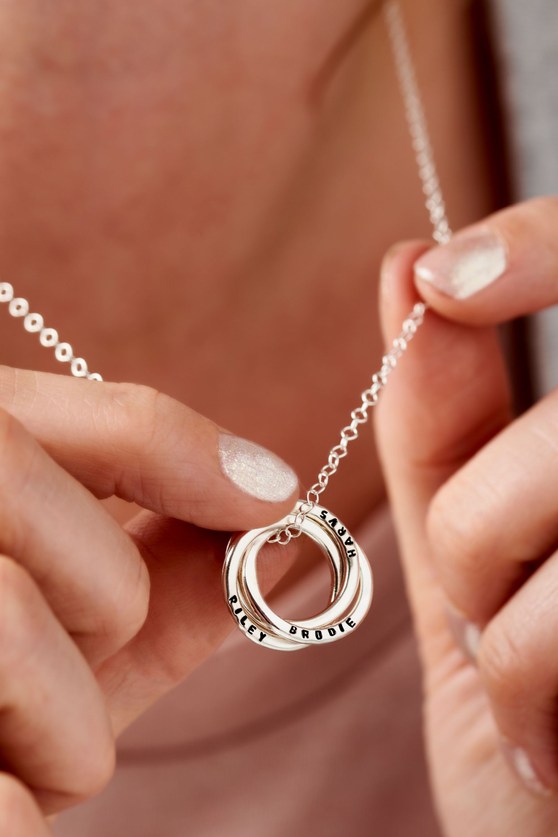 Women Interlocked Circle Necklace Russian Ring Engraving 2-6 Names  Personalised | eBay