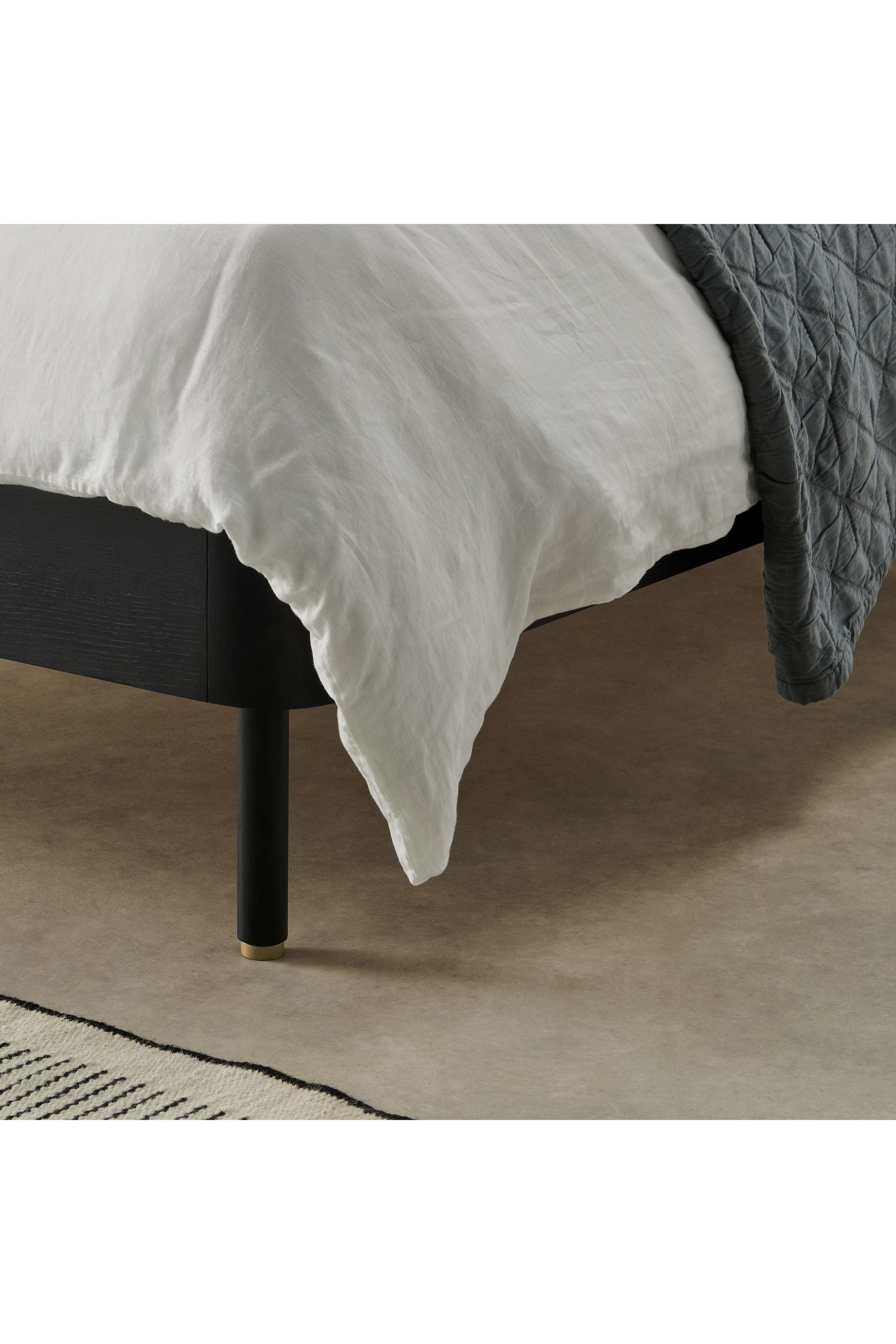 Hellefjord bed deals
