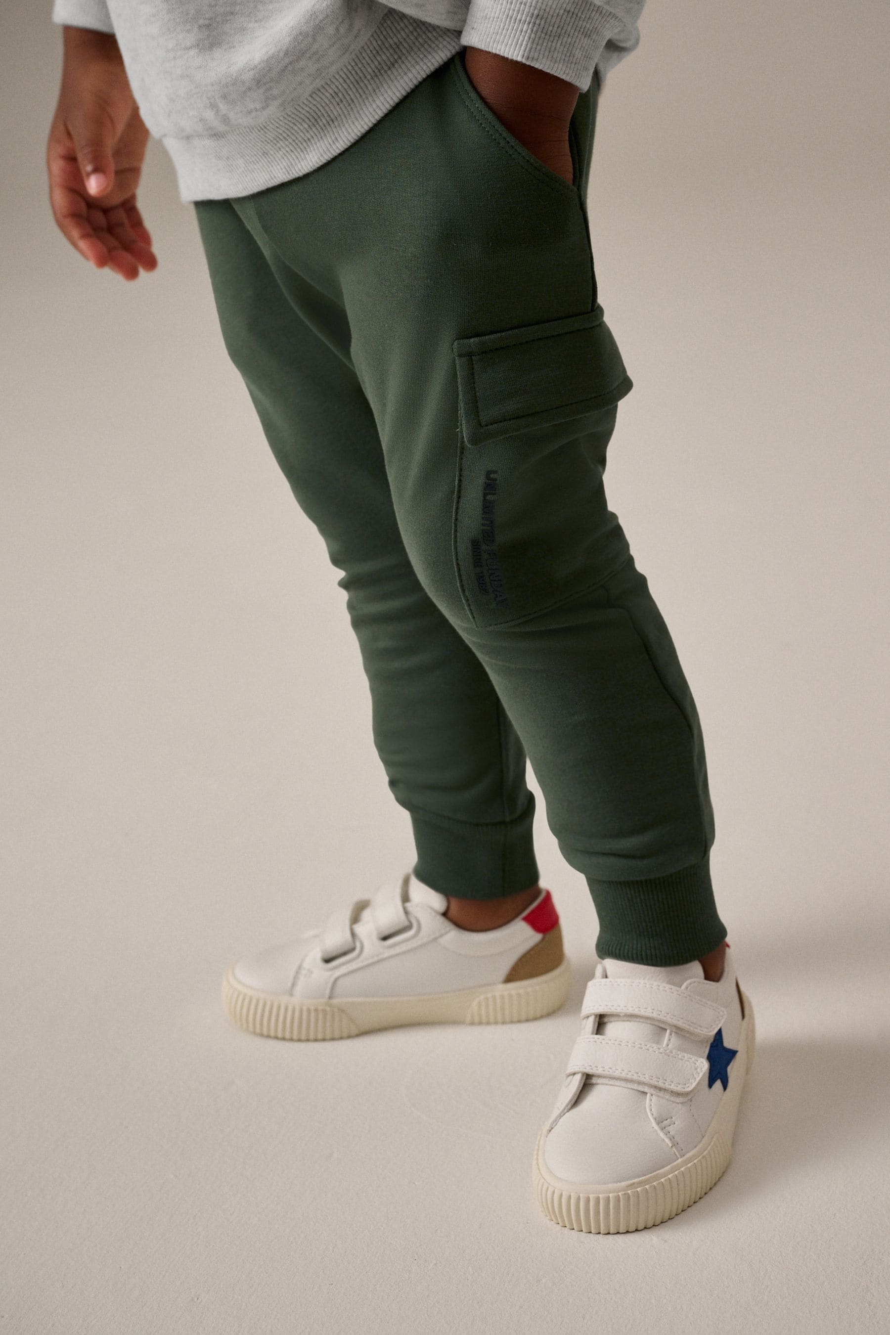 Khaki skinny joggers top