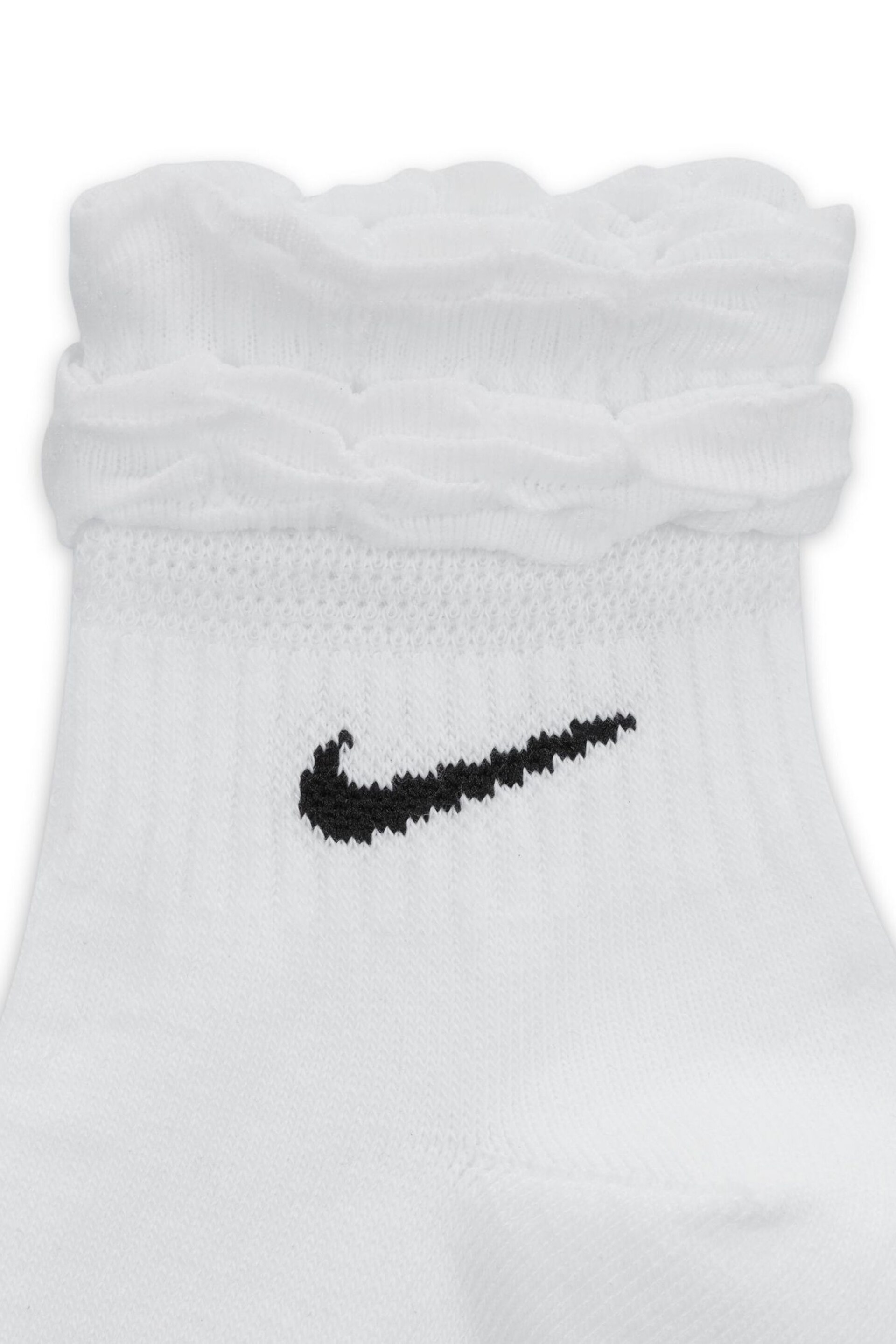 Nike White Everyday Ruffle Ankle Socks - Image 4 of 4