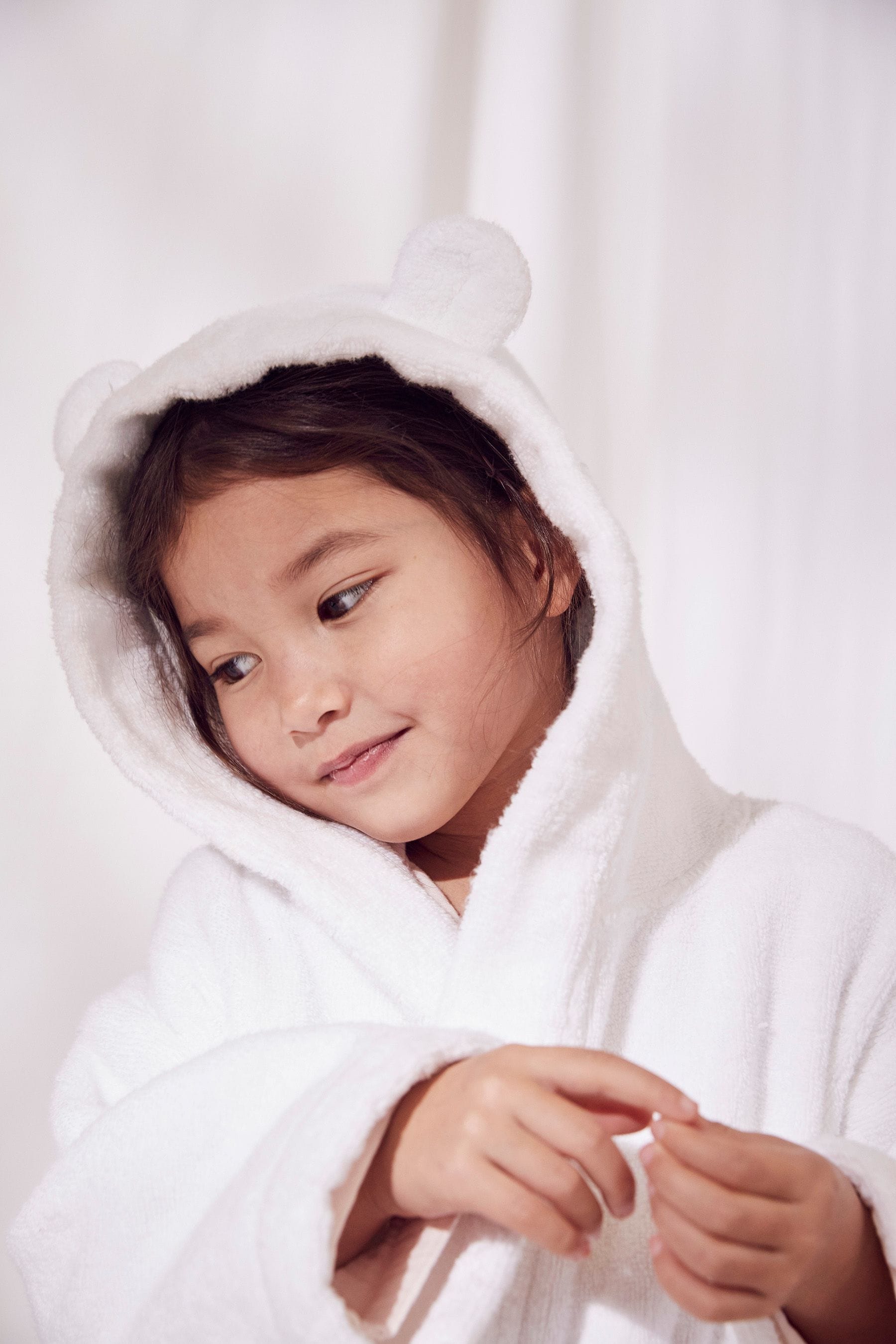 White company towel new arrivals robe