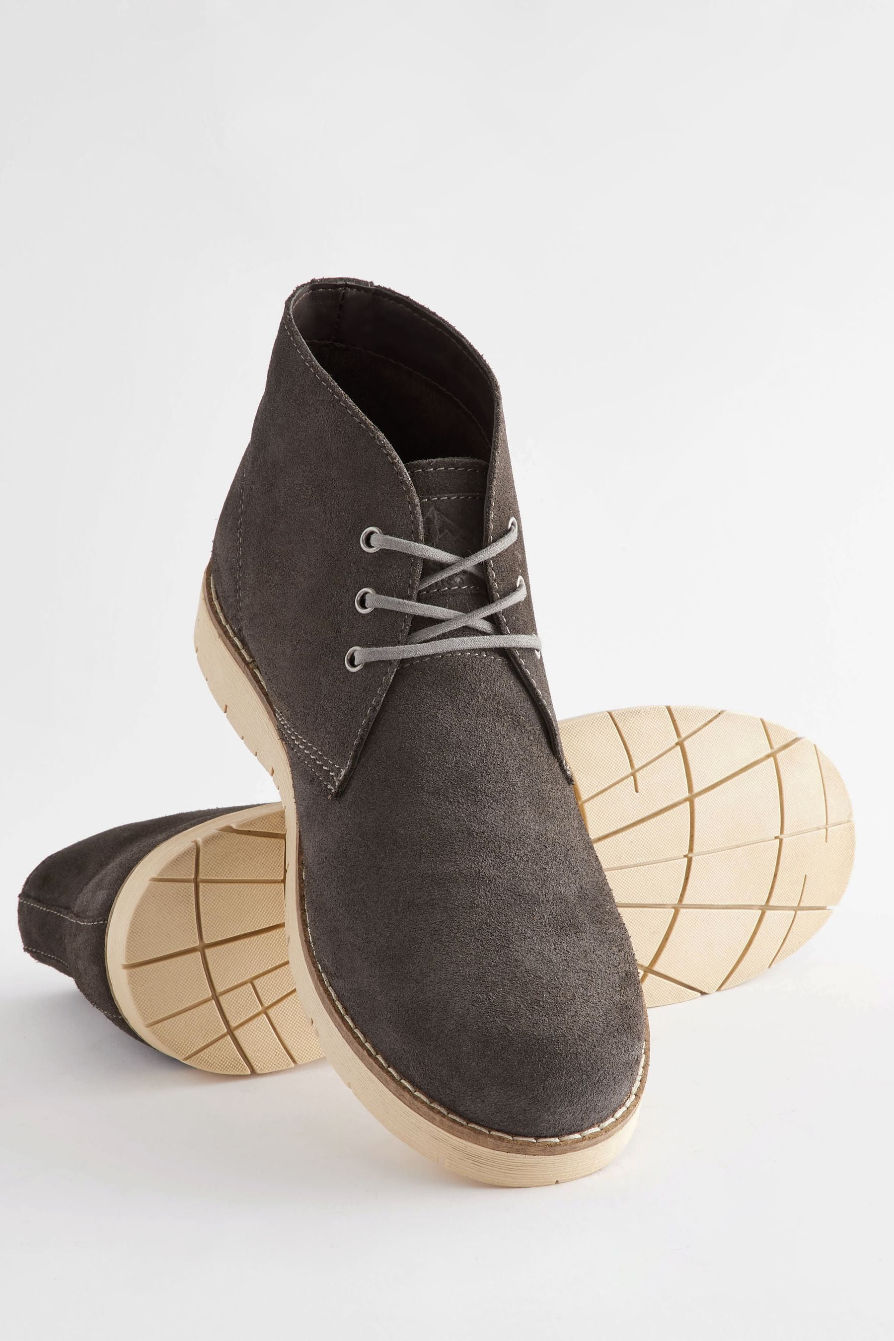 Light grey sale chukka boots