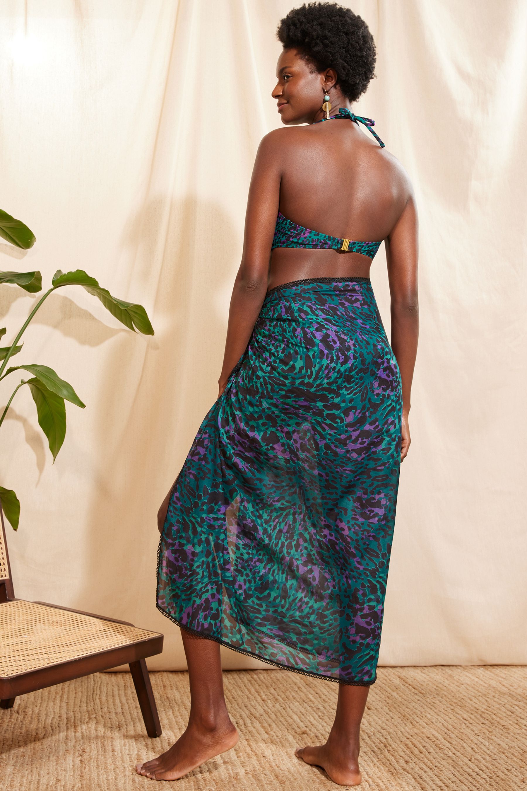 Love & Roses Green Tie Side Sarong - Image 3 of 4