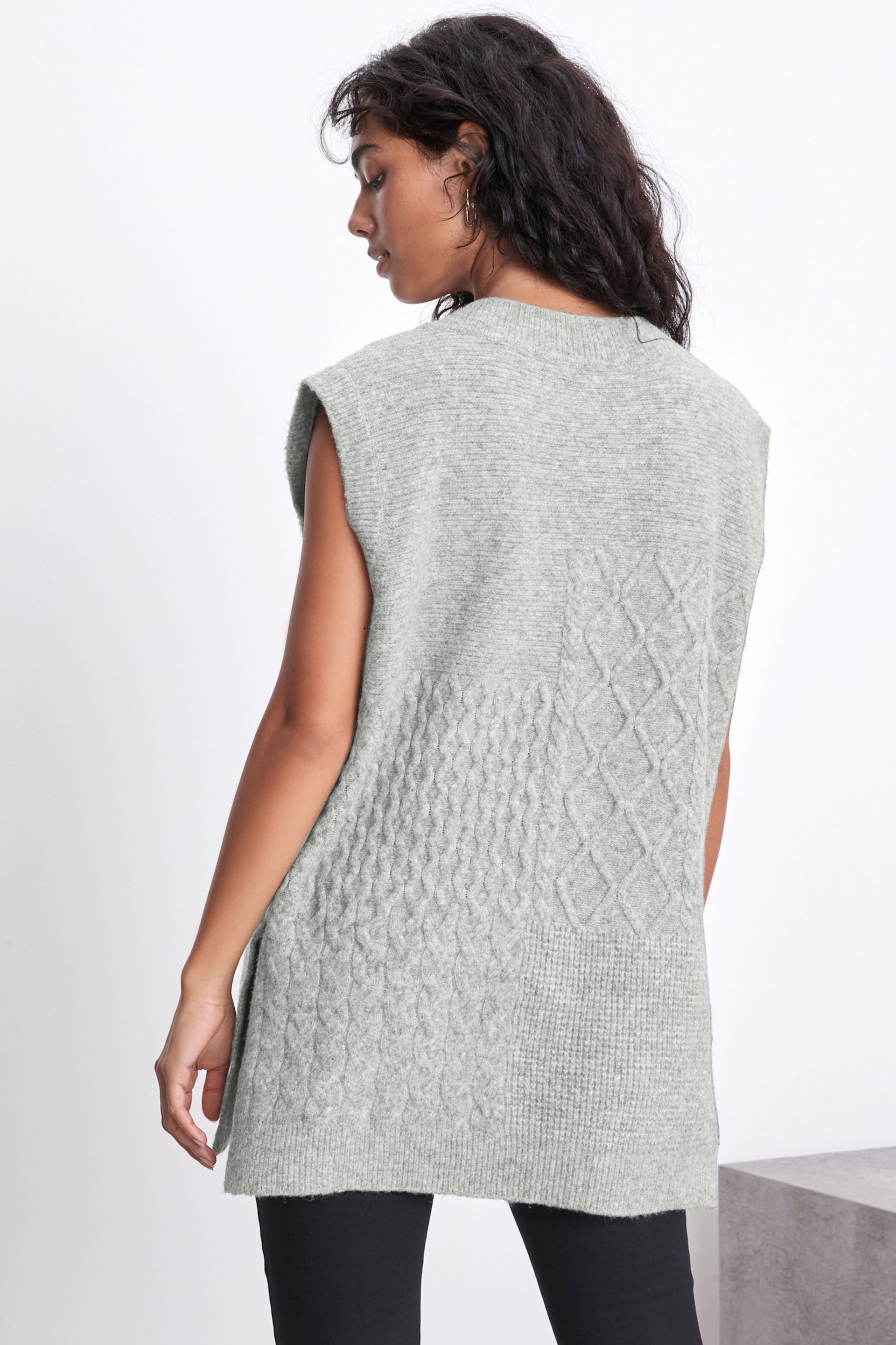 Grey V-Neck Cable Tank - Image 4 of 7