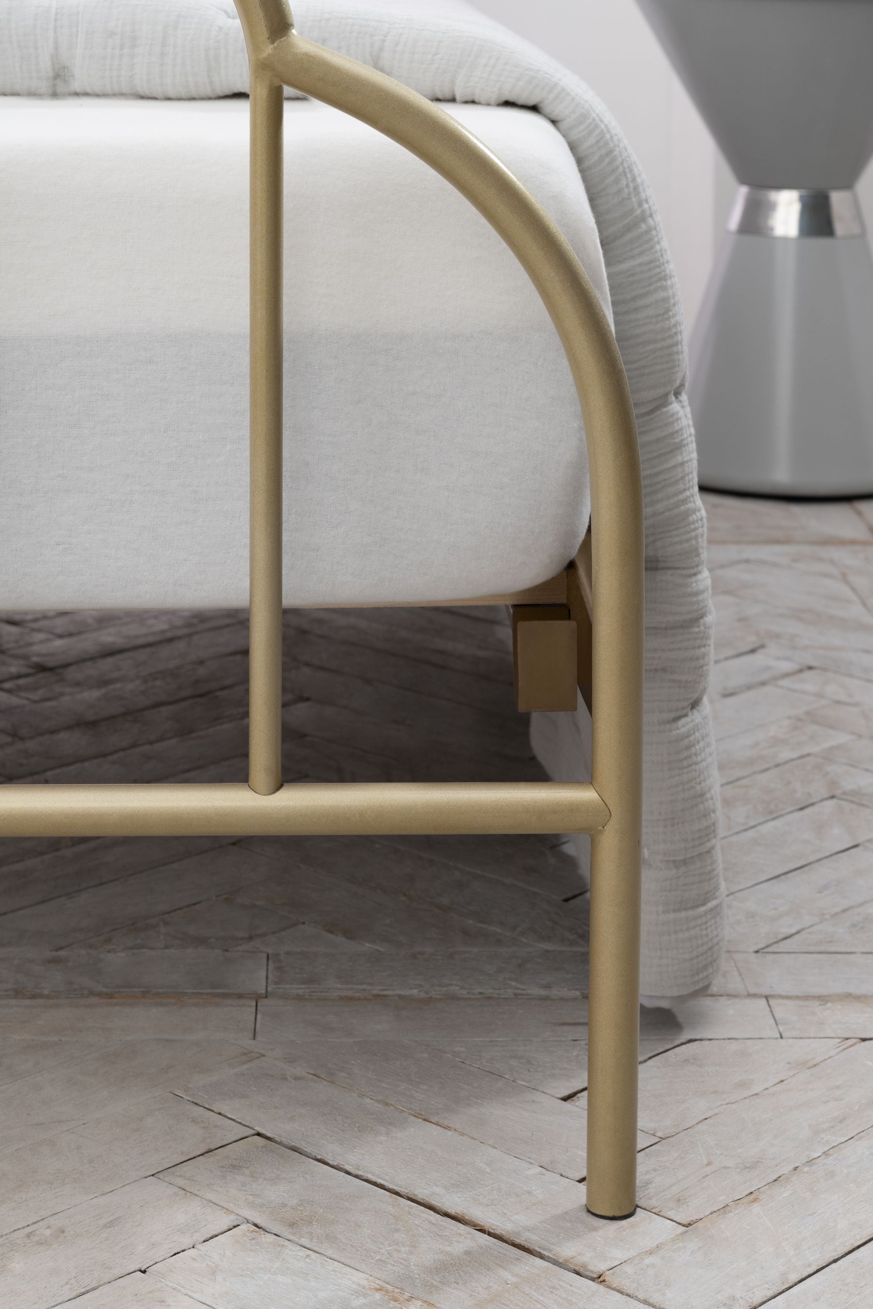 Gold metal bed 2024 frame twin