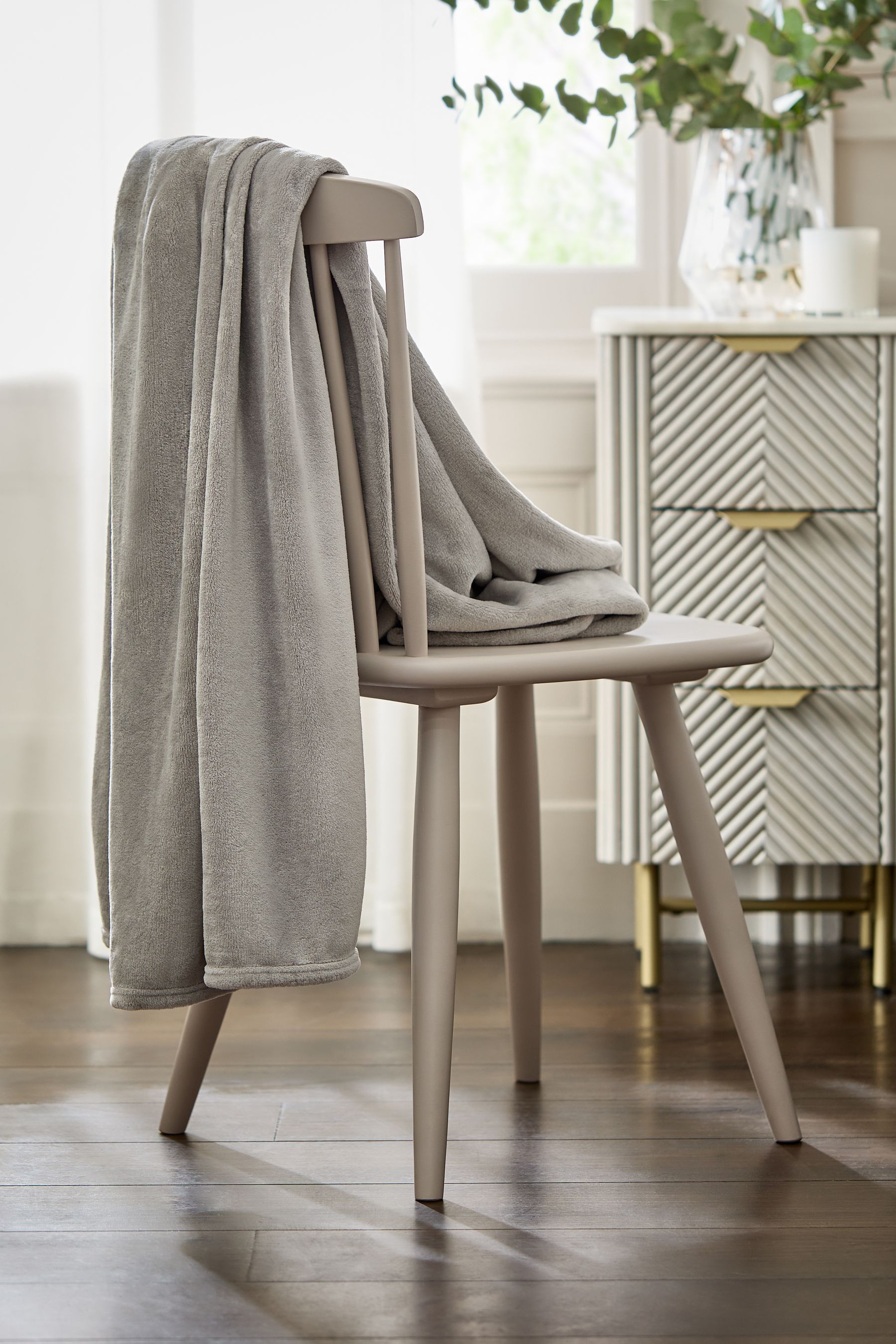 Silver fleece throw sale
