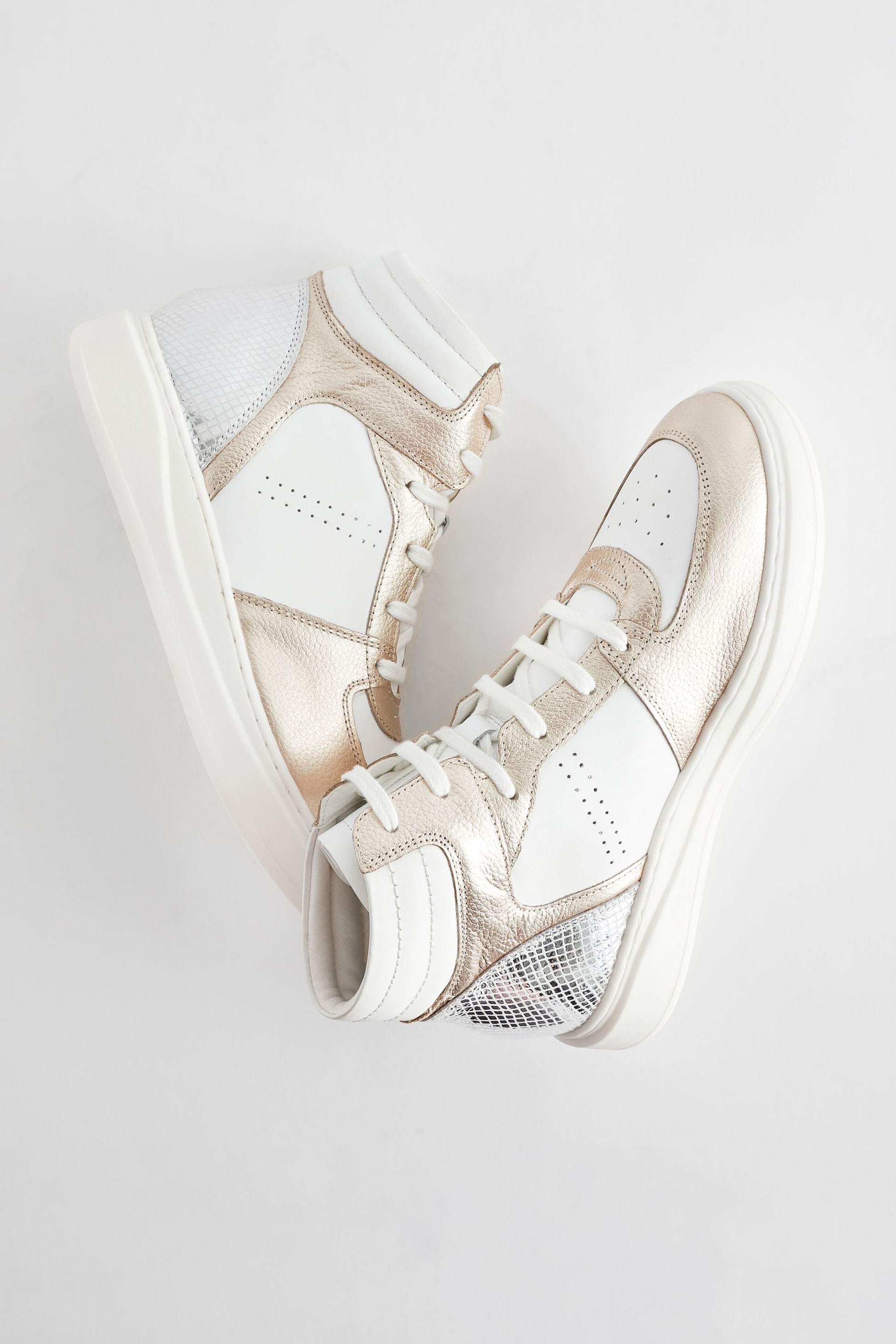 White/Gold Signature Leather High Top Trainers - Image 5 of 5