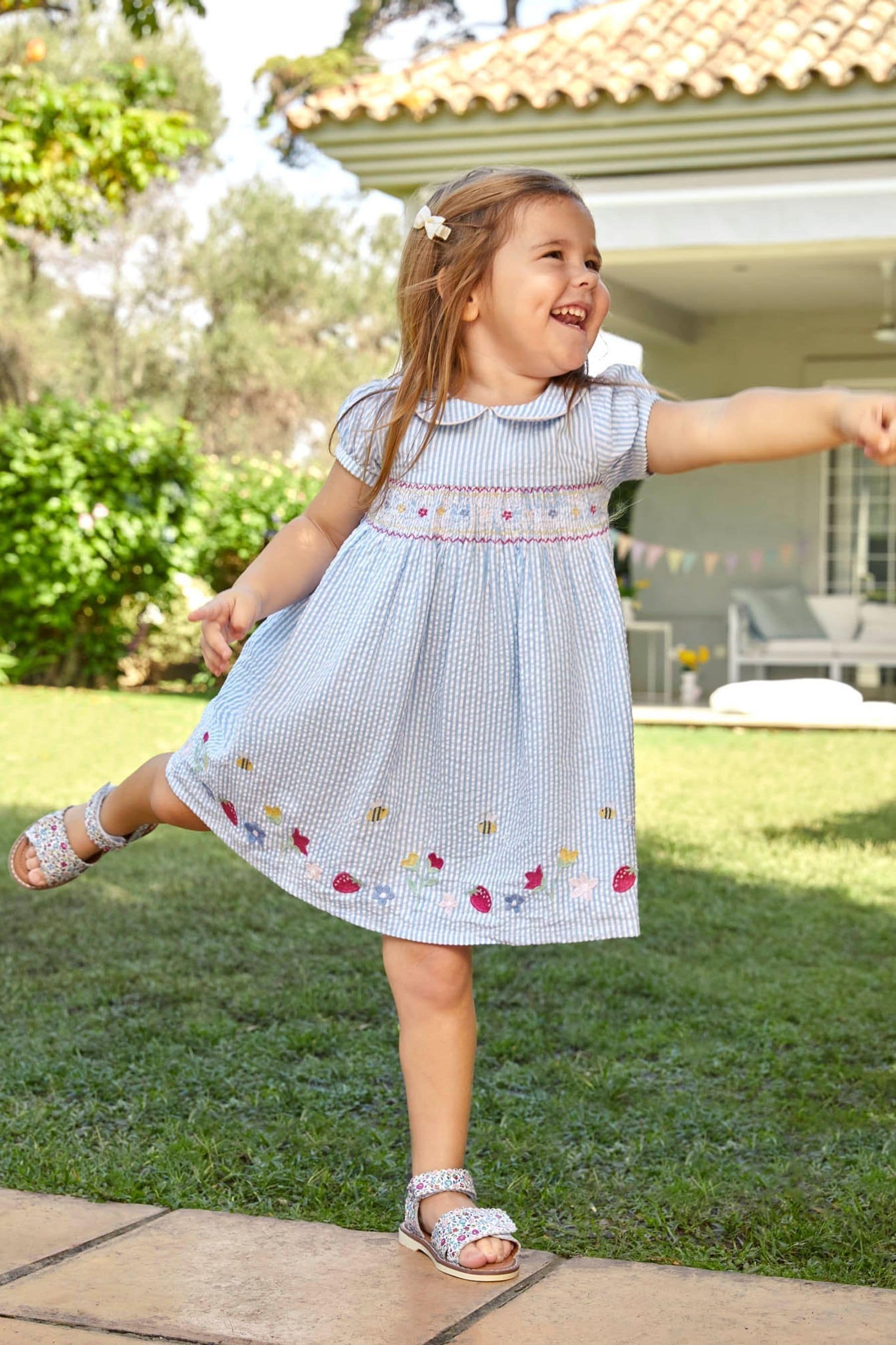 Bebe embroidered outlet dress