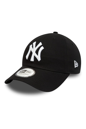New Era® New York Yankees Essential Black 9TWENTY Adjustable Cap