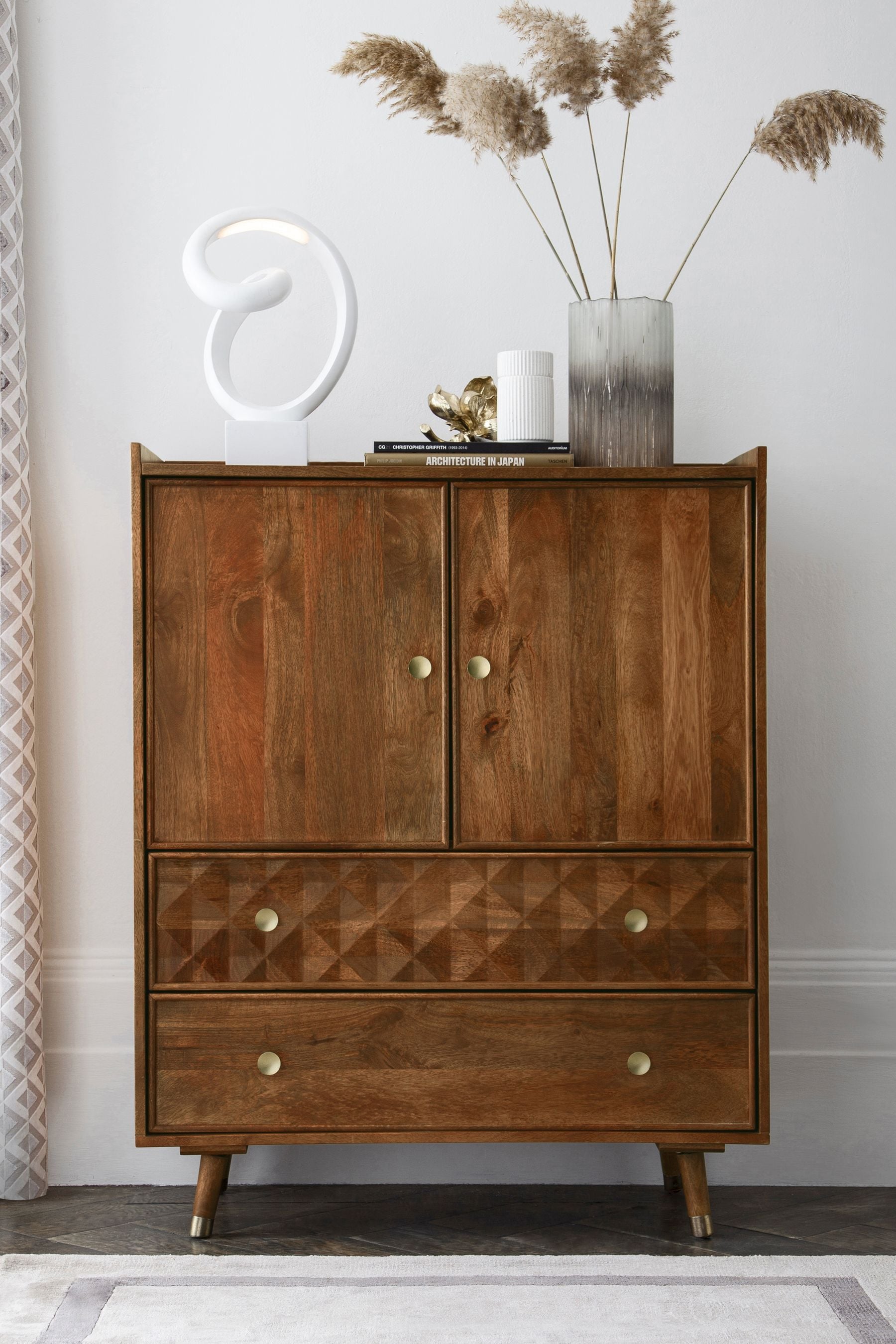 Lloyd shop next furniture