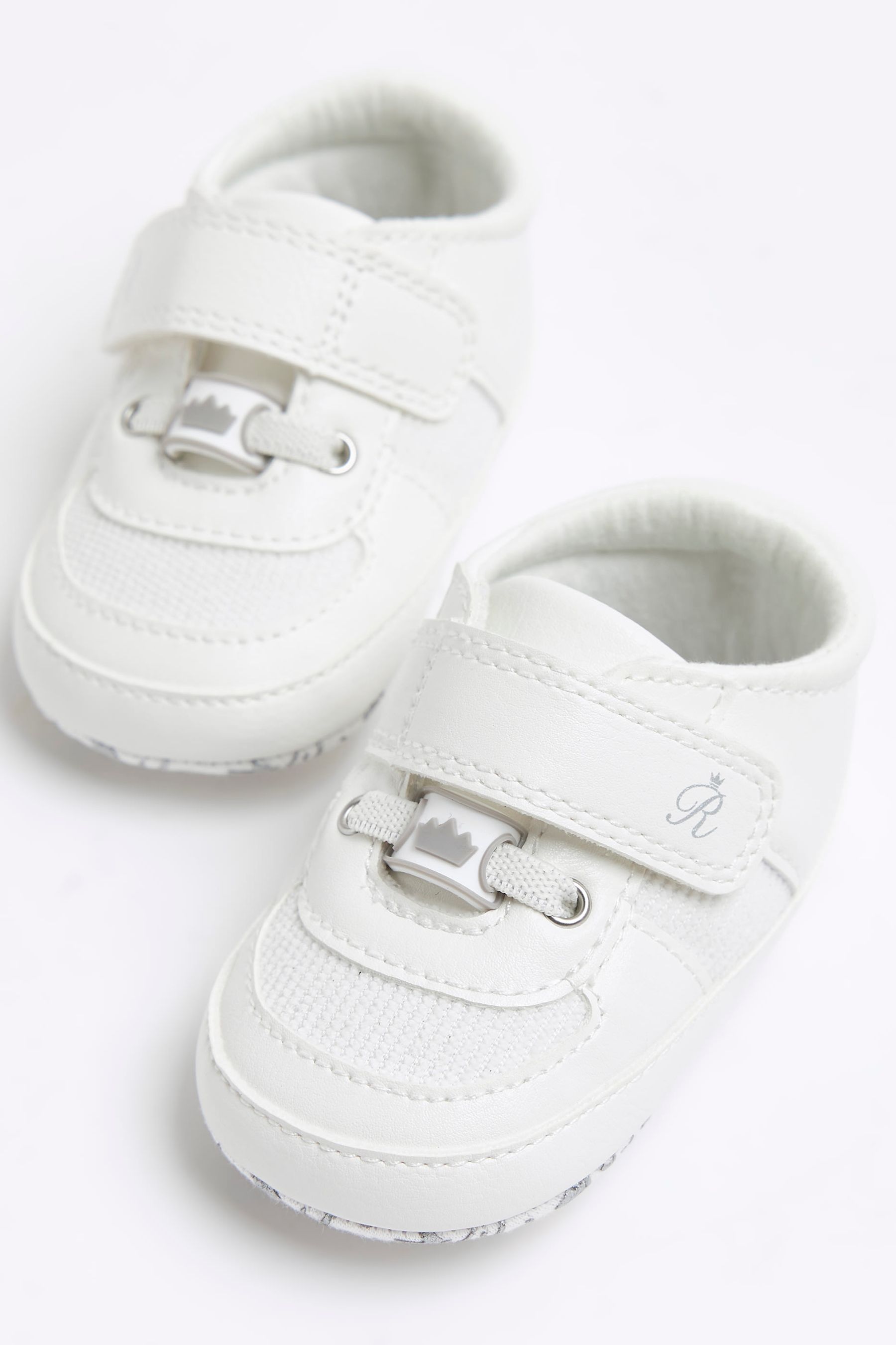 River island shop baby trainers