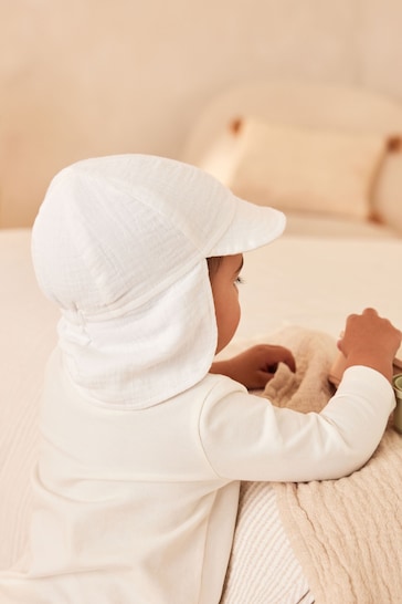 White Crinkle Baby Legionaire Hat (0mths-2yrs)