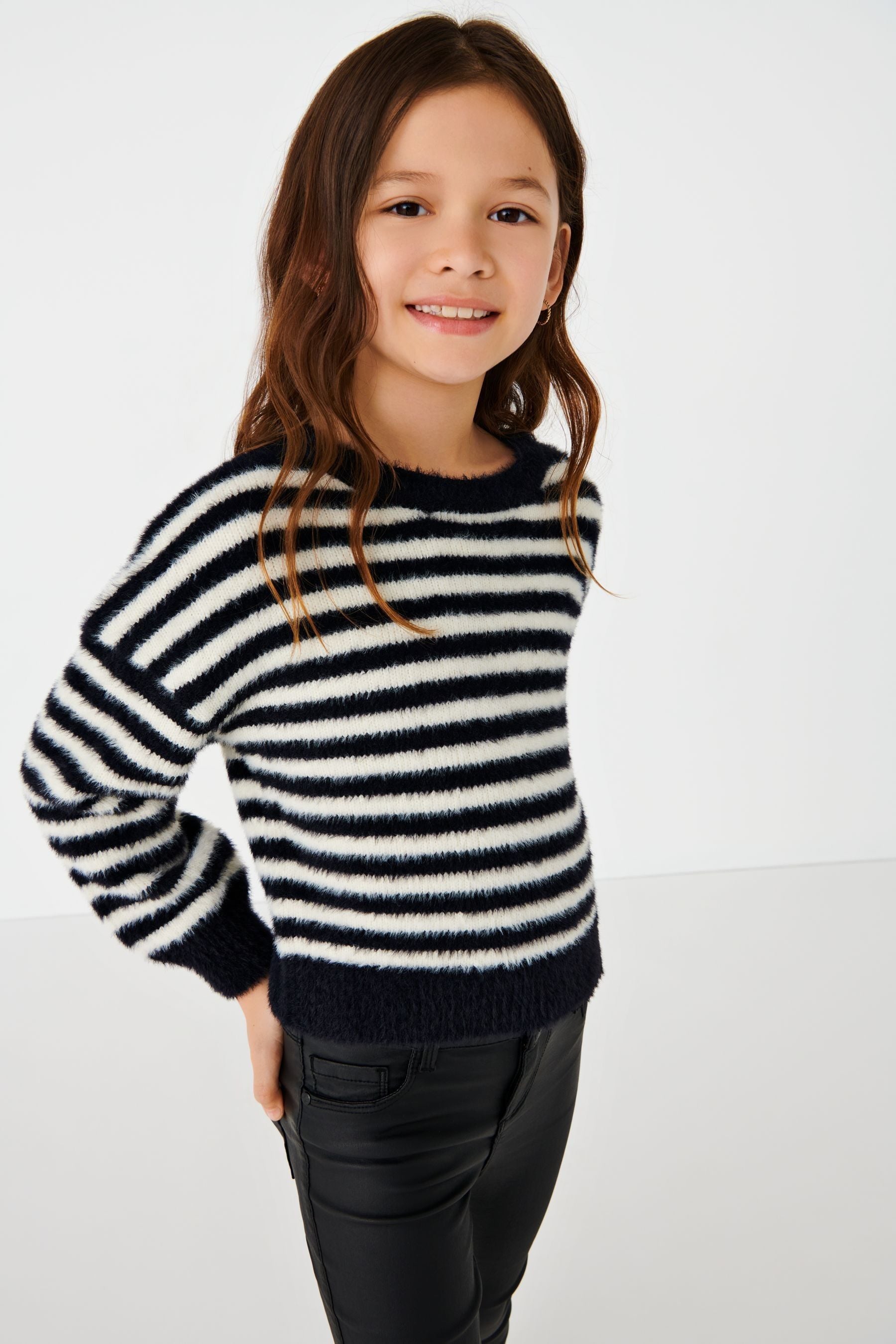 Kids fluffy jumper shop